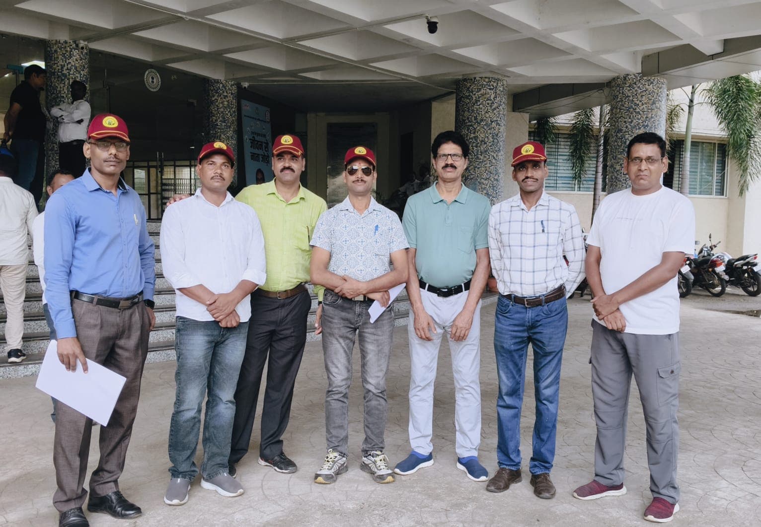 कोयला वाहनों पर नियंत्रण की मांग, डीसी-एसपी को सौंपा ज्ञापन कोयला वाहनों पर नियंत्रण की मांग, डीसी-एसपी को सौंपा ज्ञापन