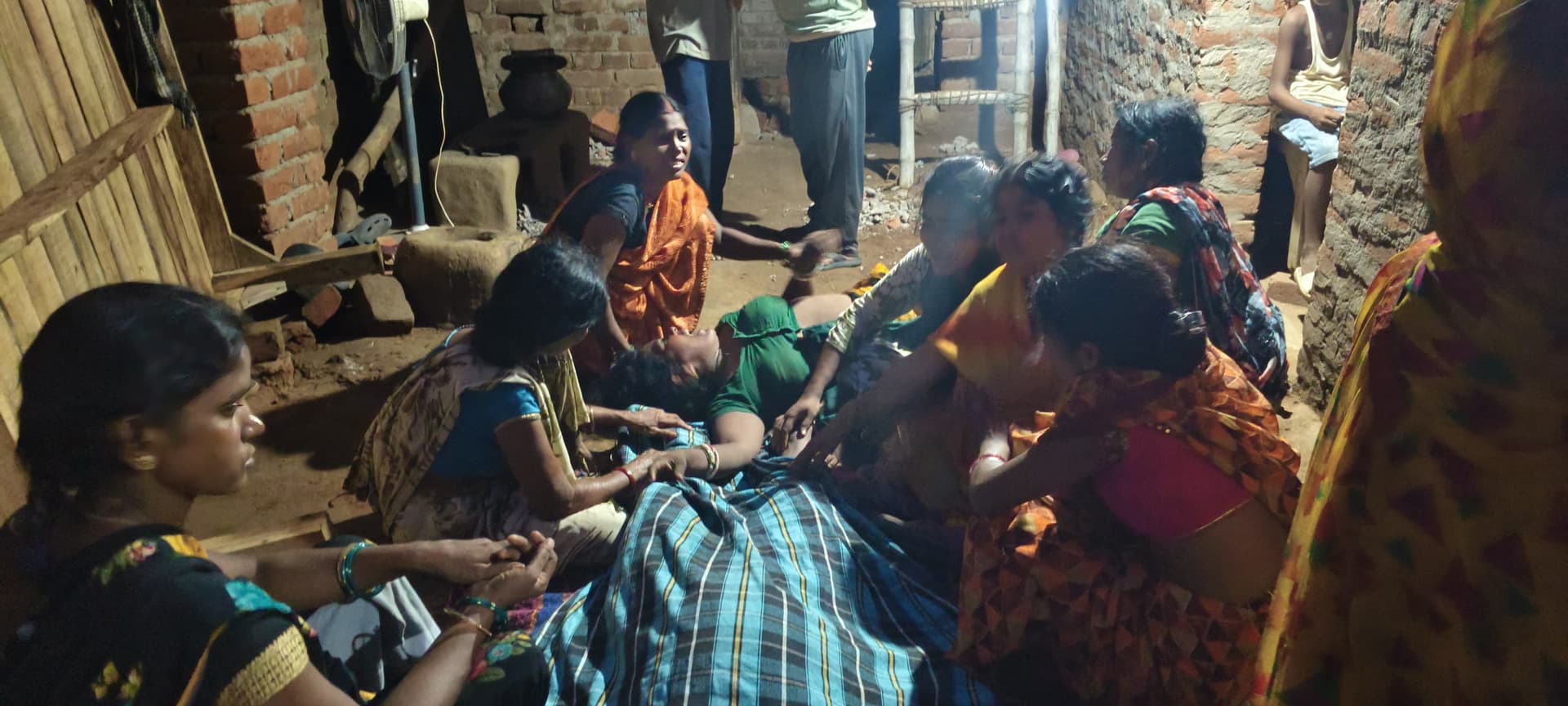 छत का पटिया टूटकर गिरा, घर बना रहे युवक की दर्दनाक मौत, परिवार पर टूटा दुखों का पहाड़ छत का पटिया टूटकर गिरा, घर बना रहे युवक की दर्दनाक मौत, परिवार पर टूटा दुखों का पहाड़