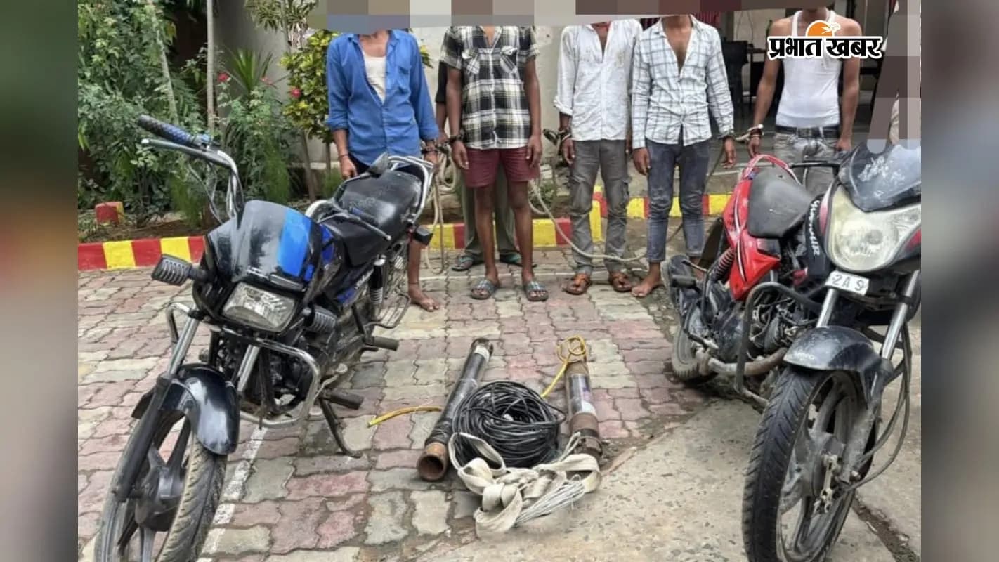 चोर गिरफ्तार व चोरी की बाइक बरामद चोर गिरफ्तार व चोरी की बाइक बरामद