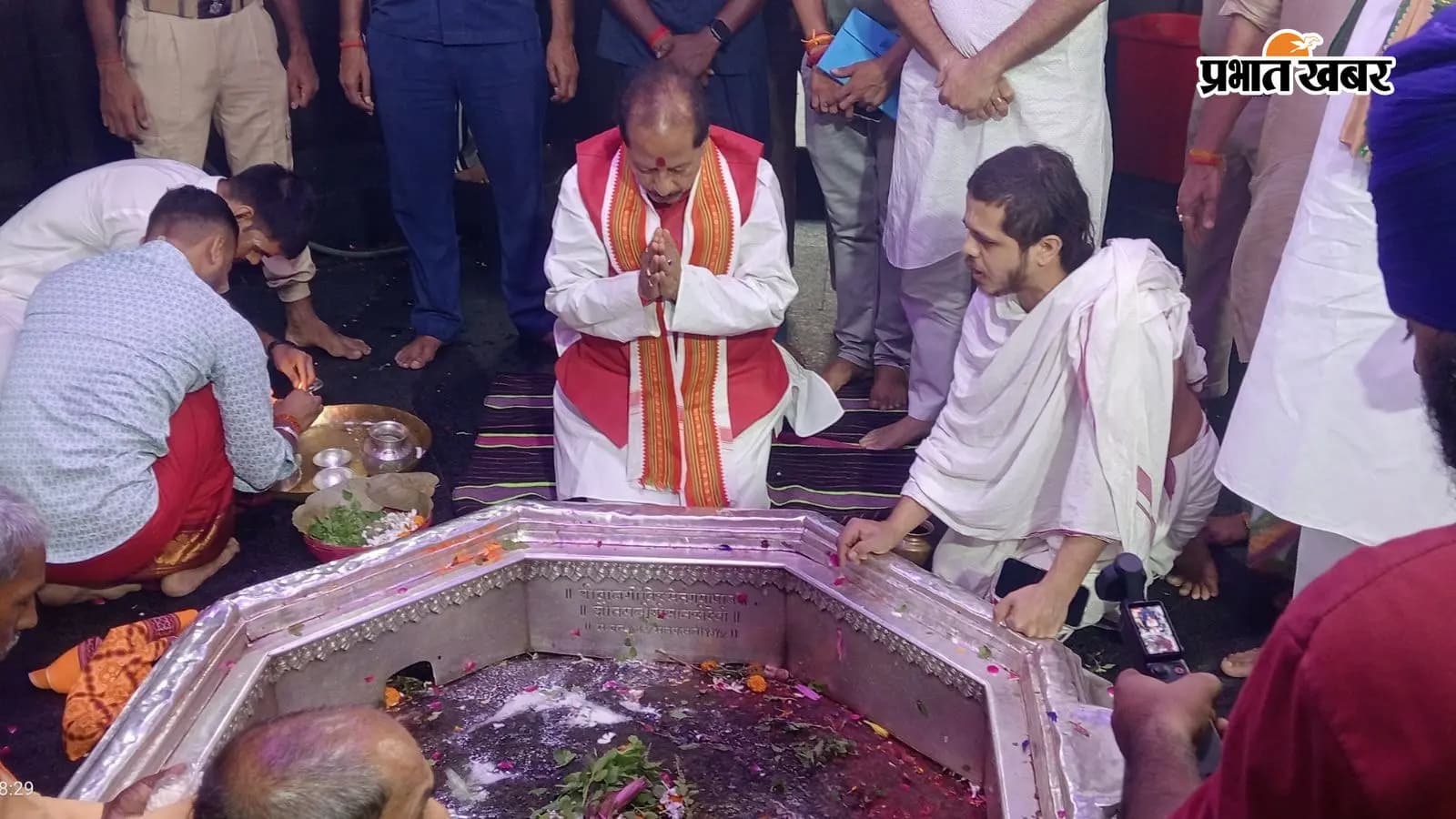 Gaya Ji News : मंत्रियों ने विष्णुपद मंदिर में की पूजा-अर्चना Gaya Ji News : मंत्रियों ने विष्णुपद मंदिर में की पूजा-अर्चना
