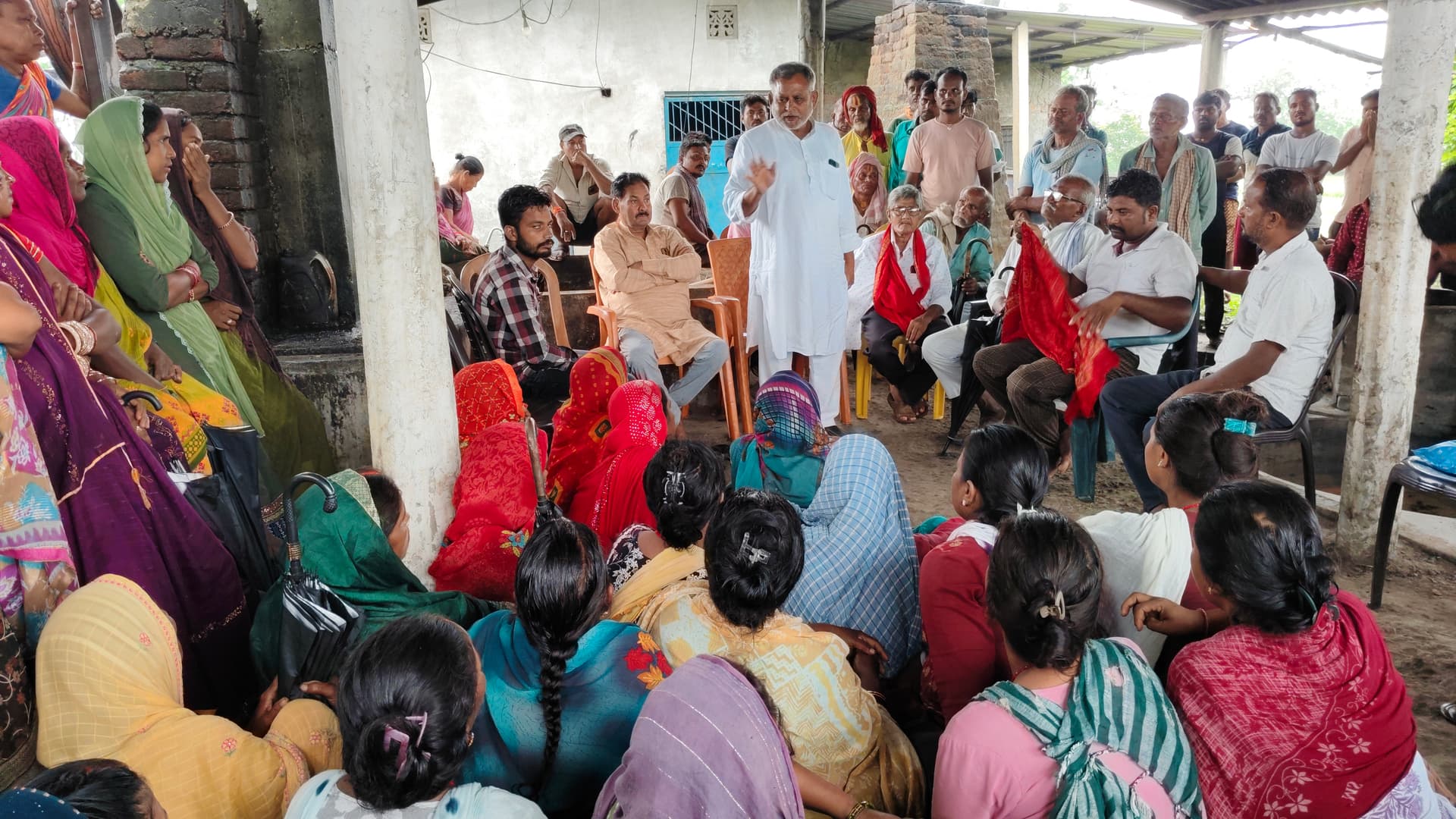 ठाढ़ी गांव में माले की हुंकार, "बुलडोजर नहीं,भूमि का परचा दो " ठाढ़ी गांव में माले की हुंकार, "बुलडोजर नहीं,भूमि का परचा दो "
