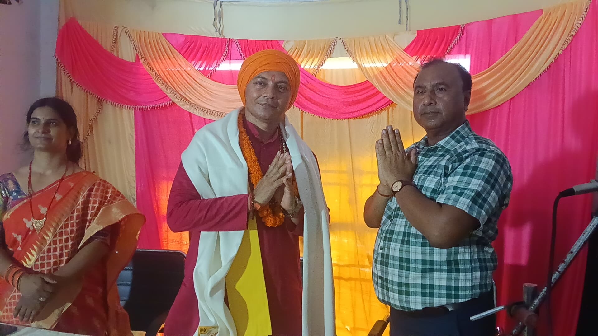 बिहार विकास सेंट्रल स्कूल में स्वामी दिव्य सागर ने विद्यार्थियों को दिए सफलता के मंत्र बिहार विकास सेंट्रल स्कूल में स्वामी दिव्य सागर ने विद्यार्थियों को दिए सफलता के मंत्र