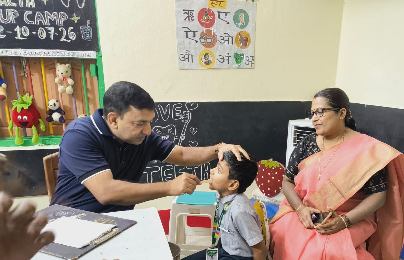 कोड ओके: क्लोरोफिल स्कूल में डेंटल चेकअप शिविर कोड ओके: क्लोरोफिल स्कूल में डेंटल चेकअप शिविर