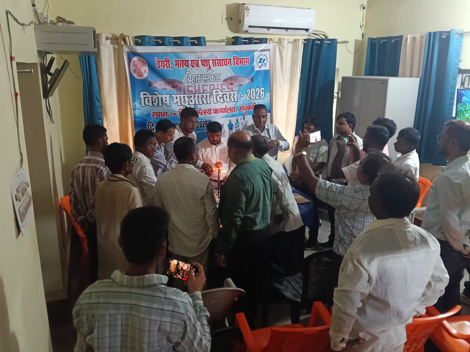 किसानों ने वैज्ञानिक तरीके से मत्स्य पालन करने का लिया संकल्प किसानों ने वैज्ञानिक तरीके से मत्स्य पालन करने का लिया संकल्प