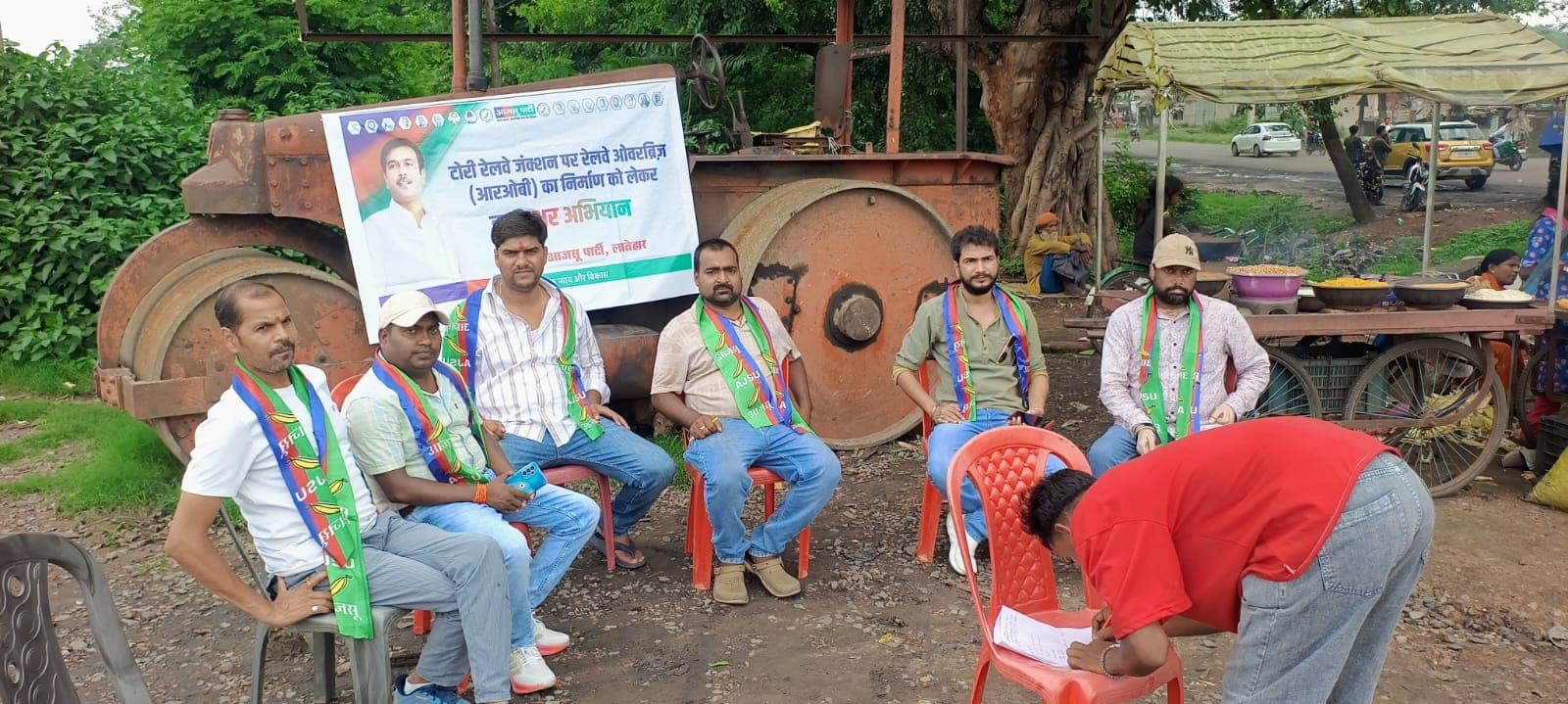 13 को आहूत धरना प्रदर्शन को लेकर आजसू ने चलाया हस्ताक्षर अभियान 13 को आहूत धरना प्रदर्शन को लेकर आजसू ने चलाया हस्ताक्षर अभियान