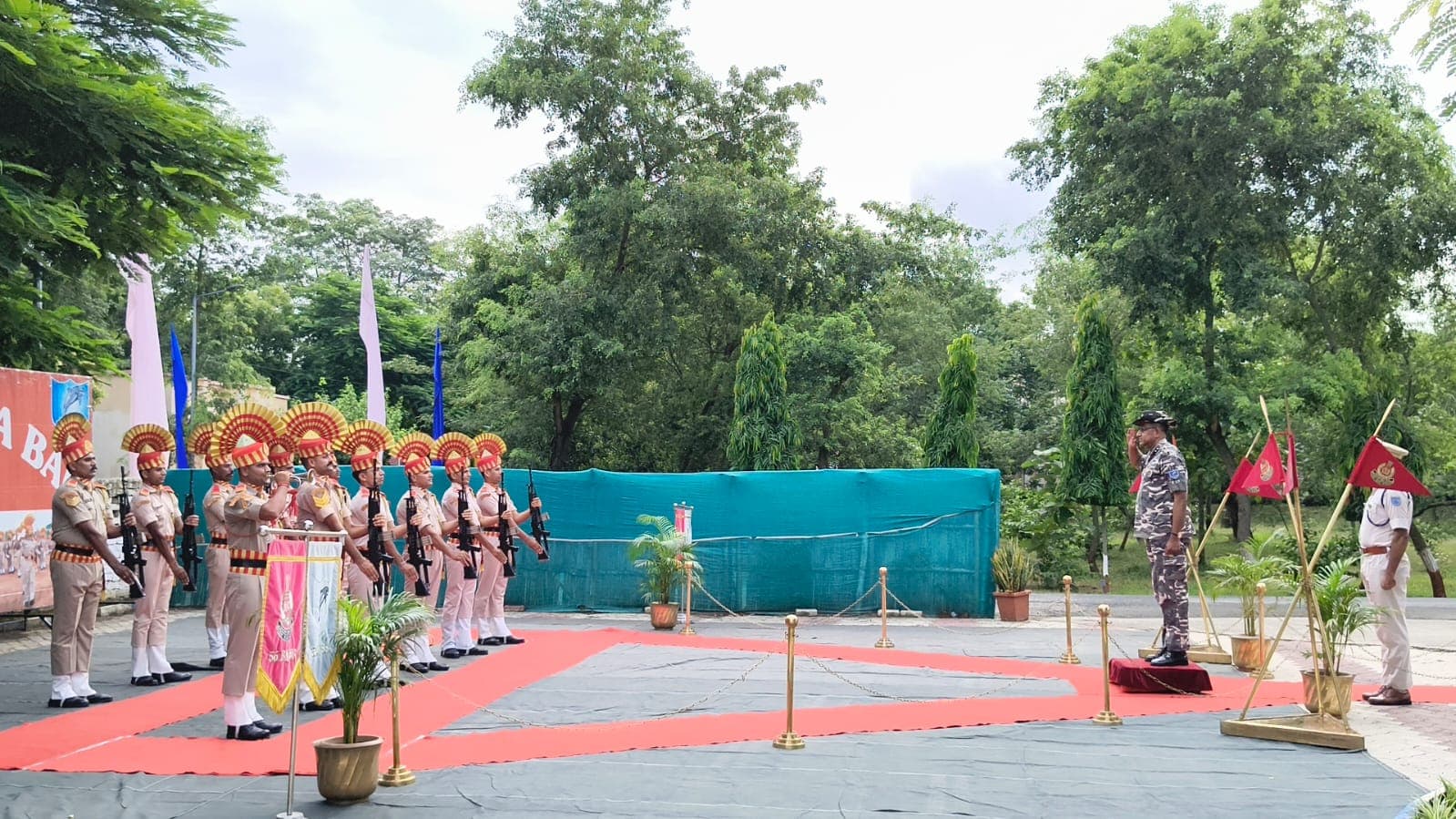 एसएसबी उप-महानिरीक्षक ने किया चौकी का निरीक्षण एसएसबी उप-महानिरीक्षक ने किया चौकी का निरीक्षण