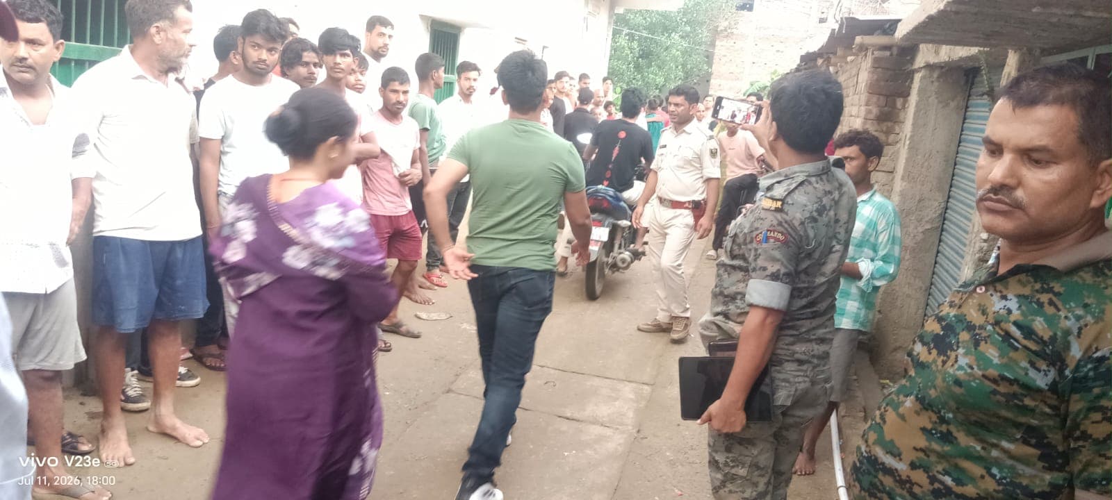 टाउन थाना पुलिस ने ती महिलाओं को हिरासत में लिया टाउन थाना पुलिस ने ती महिलाओं को हिरासत में लिया