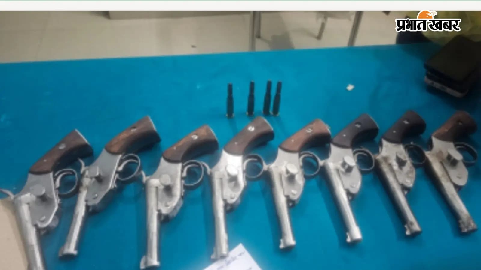 नीमचक बथानी में आठ देसी कट्टा के साथ हथियारों के दो सौदागर गिरफ्तार, दो विधि-विरुद्ध बालक निरुद्ध नीमचक बथानी में आठ देसी कट्टा के साथ हथियारों के दो सौदागर गिरफ्तार, दो विधि-विरुद्ध बालक निरुद्ध