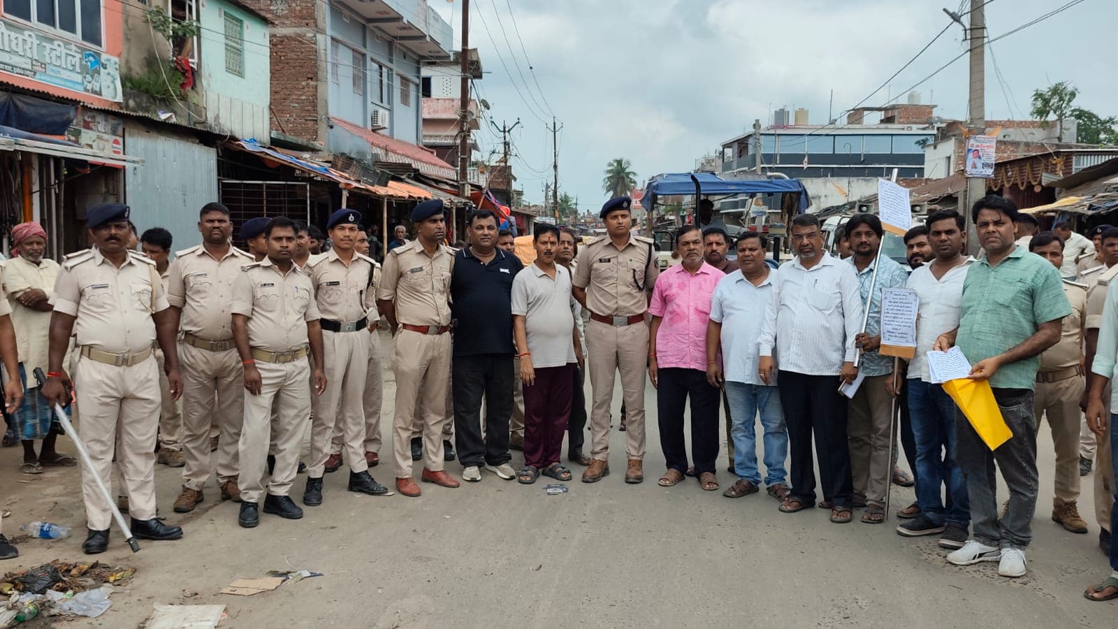 सड़क सुरक्षा व अतिक्रमण के खिलाफ जागरूकता अभियान, नियम तोड़ने होगी कार्रवाई सड़क सुरक्षा व अतिक्रमण के खिलाफ जागरूकता अभियान, नियम तोड़ने होगी कार्रवाई