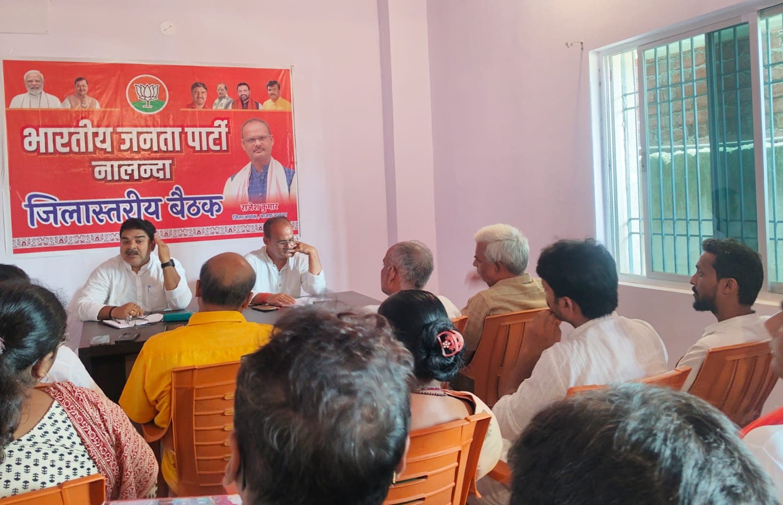 भाजपा कार्यकर्ताओं ने की कई मुद्दों पर चर्चा भाजपा कार्यकर्ताओं ने की कई मुद्दों पर चर्चा