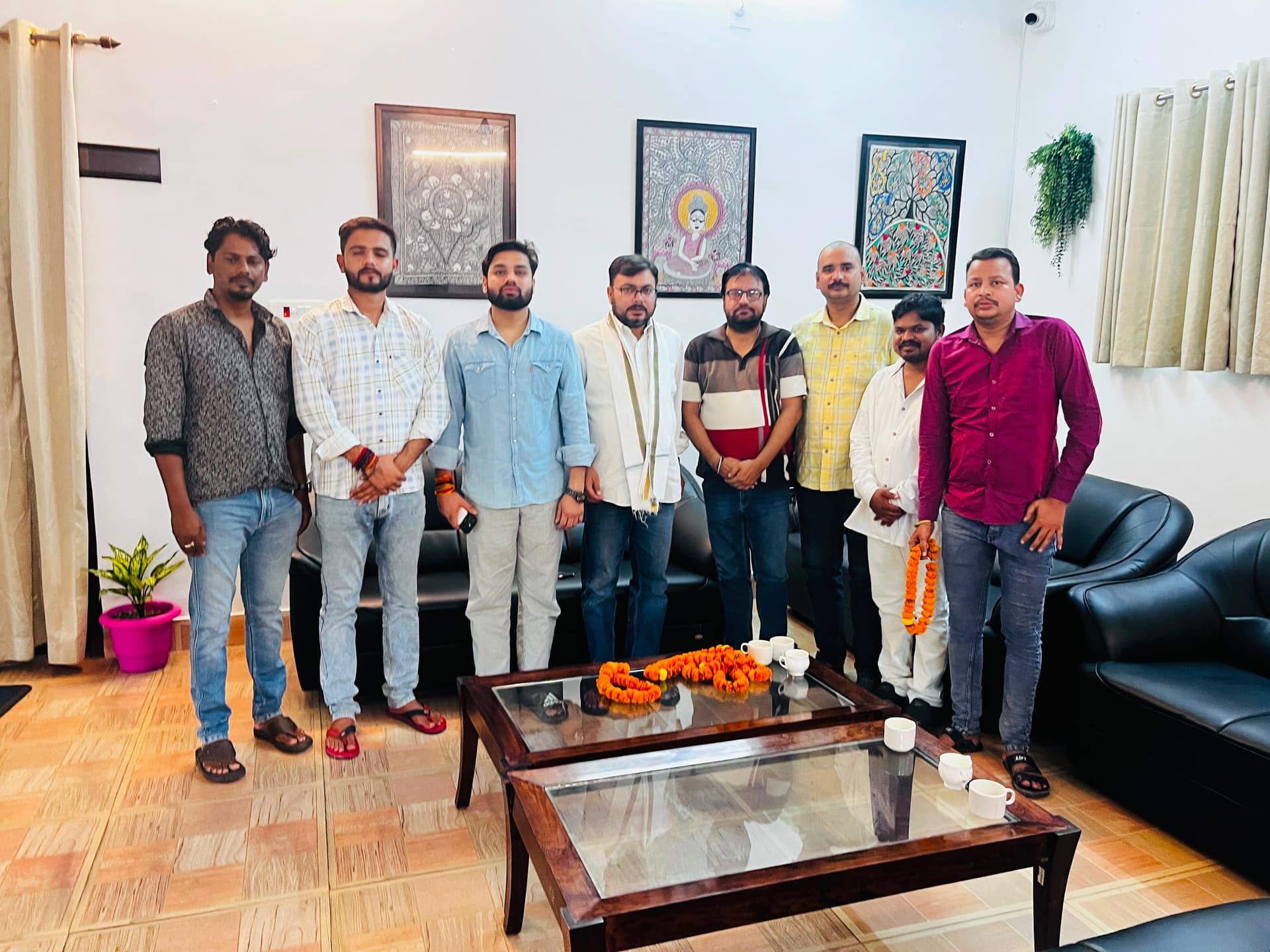 लोजपा आर की बैठक में कई मुद्दों पर हुई चर्चा लोजपा आर की बैठक में कई मुद्दों पर हुई चर्चा