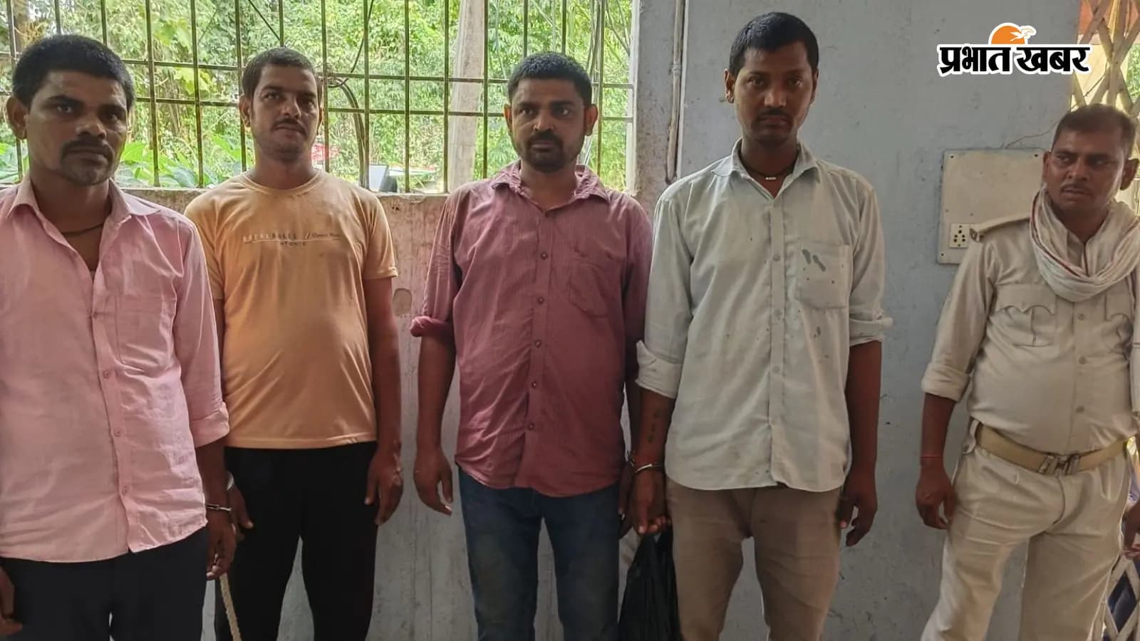 बेलागंज पुलिस की बड़ी कार्रवाई, विभिन्न मामलों में सात आरोपियों को किया गिरफ्तार बेलागंज पुलिस की बड़ी कार्रवाई, विभिन्न मामलों में सात आरोपियों को किया गिरफ्तार