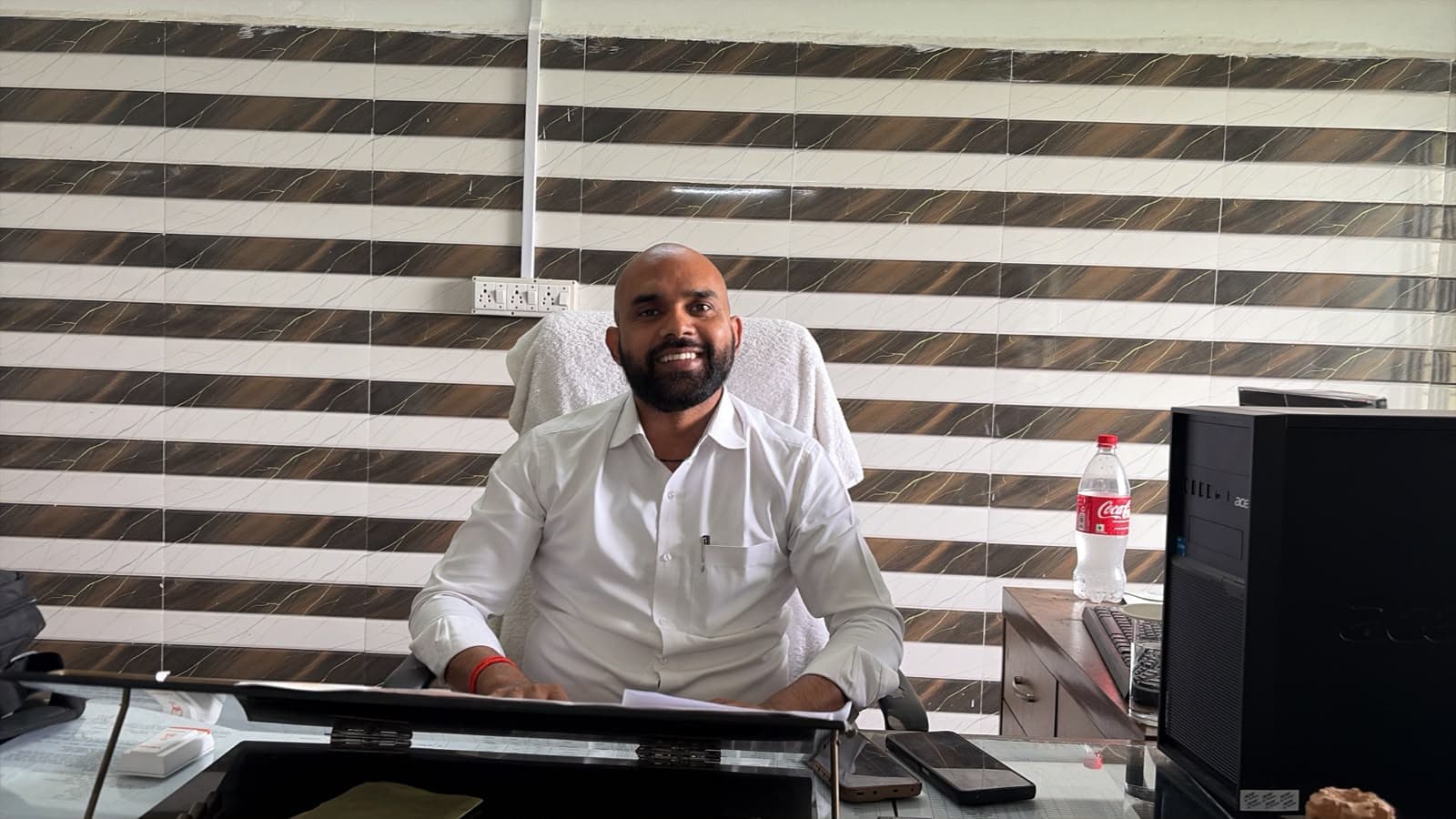 कृष्णा प्रताप सिंह ने बंजरिया अंचल के नए सीओ के रूप में संभाला पदभार कृष्णा प्रताप सिंह ने बंजरिया अंचल के नए सीओ के रूप में संभाला पदभार