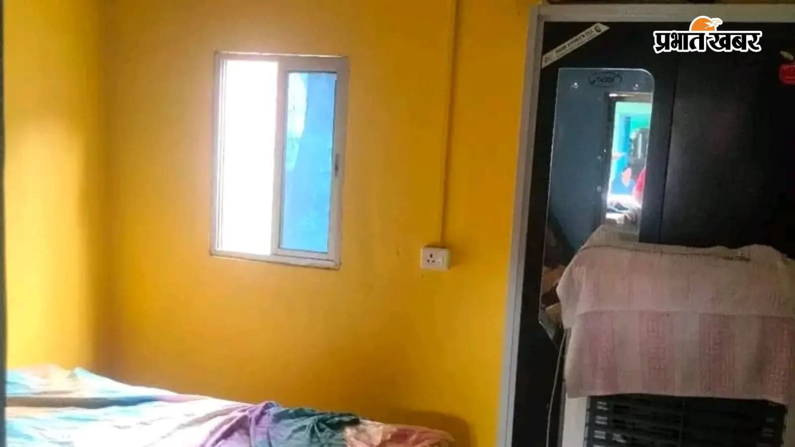 बिखरे पड़े सामान बिखरे पड़े सामान