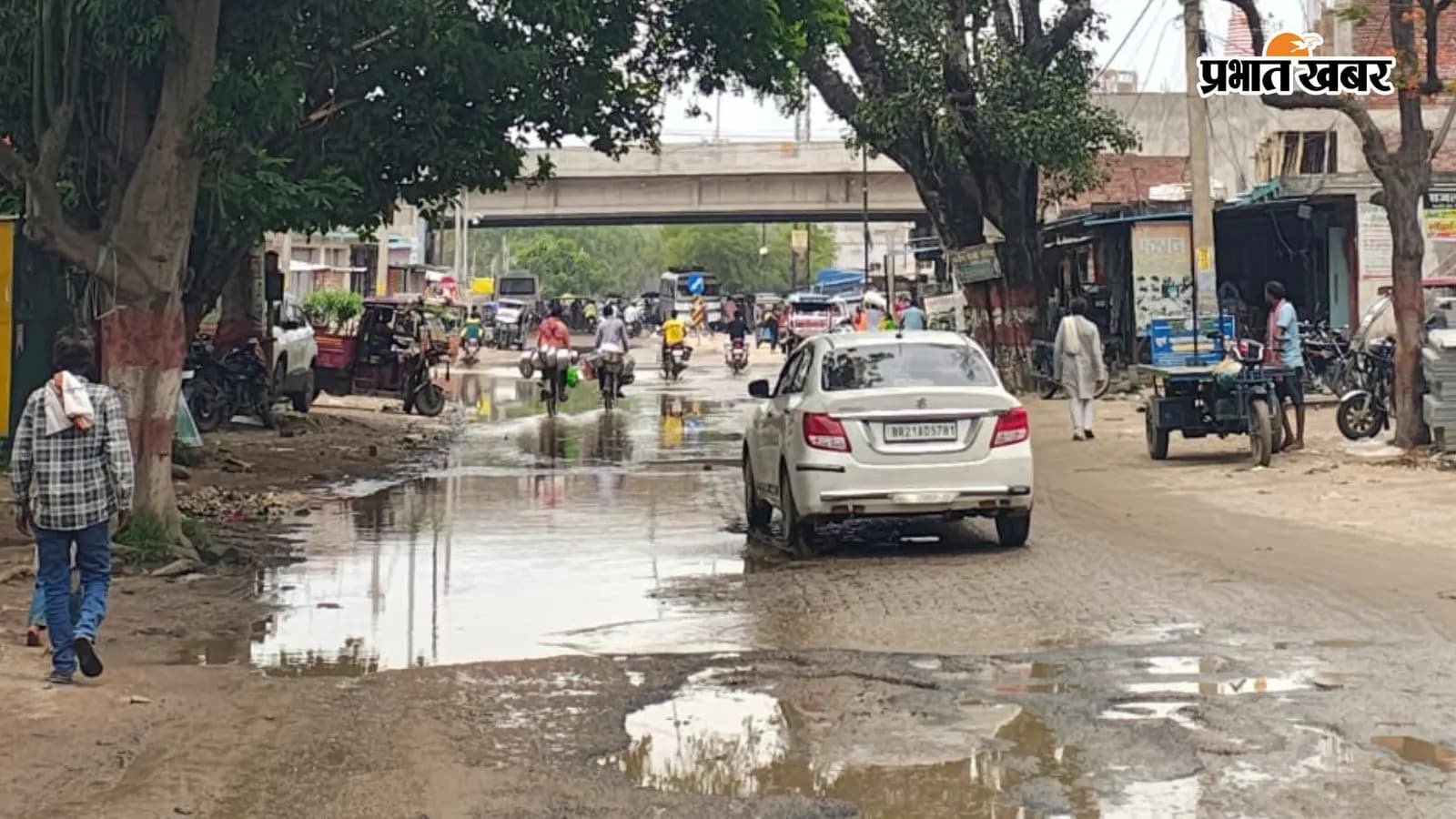 रजौली बाइपास और सिरदला मार्ग पर विकास के दावों की खुली पोल, गाबर कंस्ट्रक्शन और आरसीडी के बीच फुटबॉल बनी आम अवाम रजौली बाइपास और सिरदला मार्ग पर विकास के दावों की खुली पोल, गाबर कंस्ट्रक्शन और आरसीडी के बीच फुटबॉल बनी आम अवाम