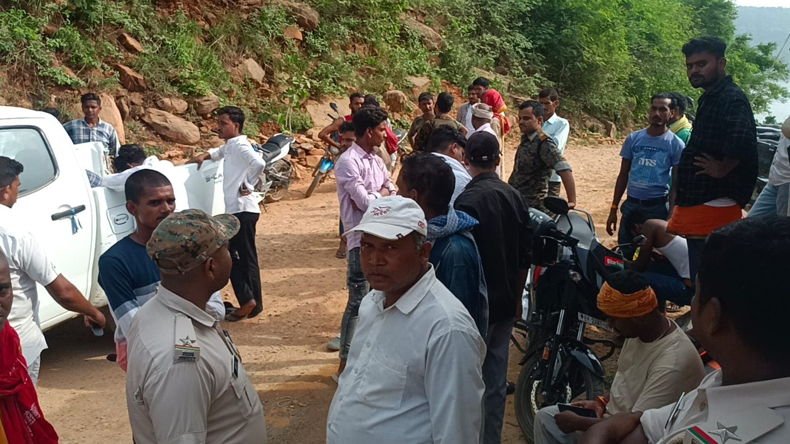 गुप्ताधाम मार्ग के झरने में स्नान के दौरान फिसला युवक, गहरे पानी में डूबने से मौत गुप्ताधाम मार्ग के झरने में स्नान के दौरान फिसला युवक, गहरे पानी में डूबने से मौत