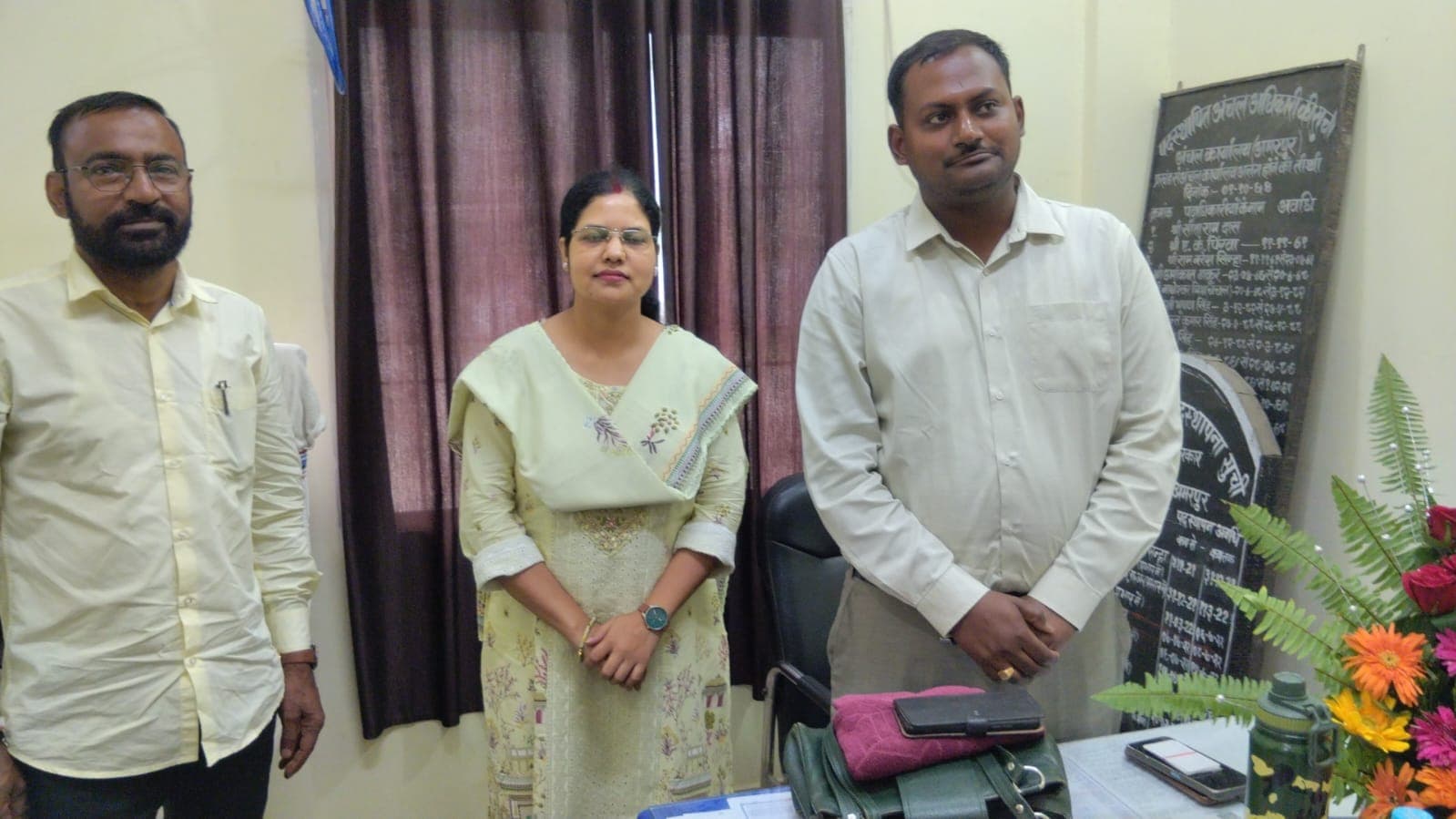 अमरपुर में नये सीओ ने लिया पदभार :पूर्व सीओ ने किया स्वागत अमरपुर में नये सीओ ने लिया पदभार :पूर्व सीओ ने किया स्वागत