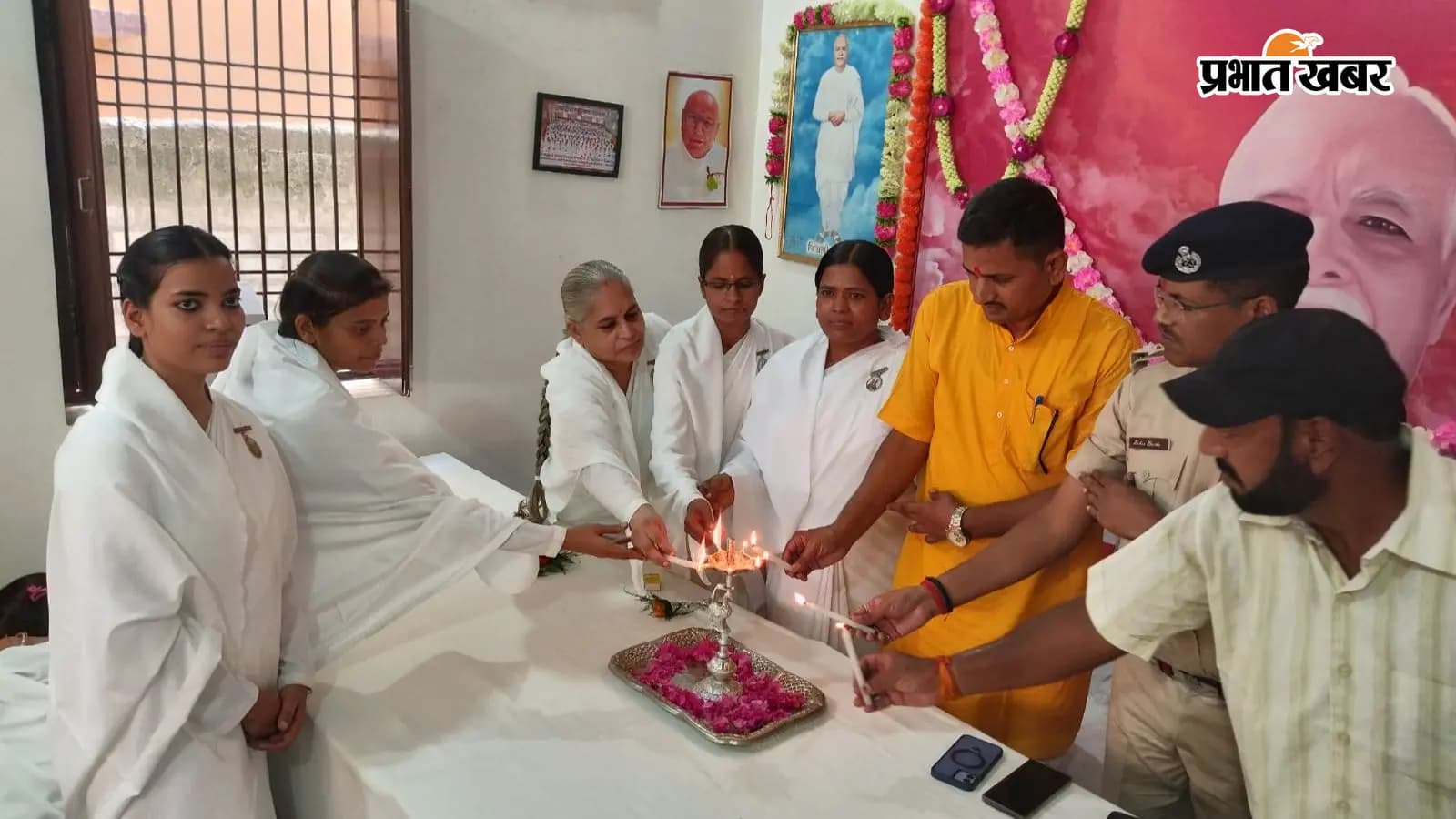 आध्यात्मिक वातावरण में मनाया गया ब्रह्माकुमारीज सेवा केंद्र का वर्षगांठ उत्सव आध्यात्मिक वातावरण में मनाया गया ब्रह्माकुमारीज सेवा केंद्र का वर्षगांठ उत्सव