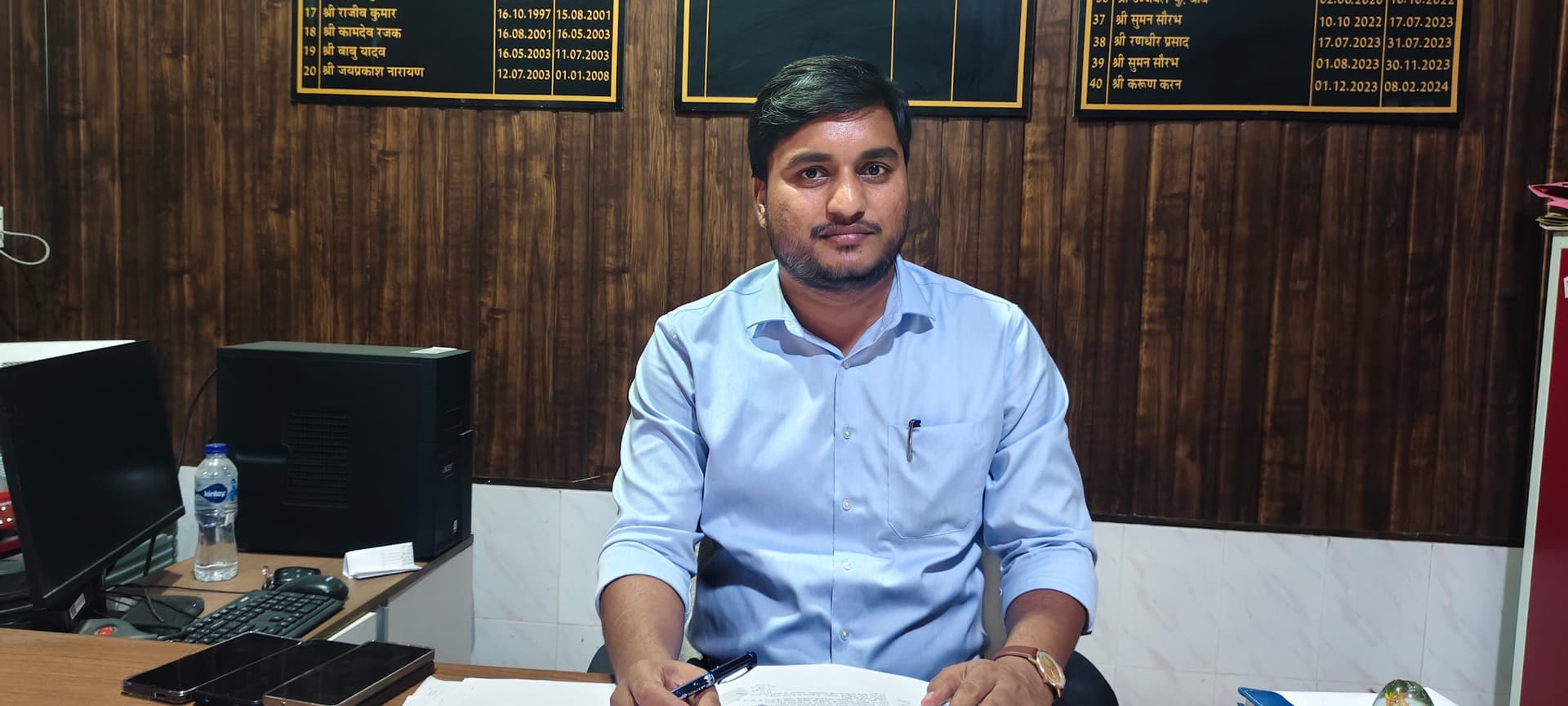 नये सीओ मनोरंजन शुक्ला ने संभाला कार्यभार, कहा- ''आम लोगों की समस्याओं का त्वरित समाधान और पारदर्शिता ही मुख्य प्राथमिकता'' नये सीओ मनोरंजन शुक्ला ने संभाला कार्यभार, कहा- ''आम लोगों की समस्याओं का त्वरित समाधान और पारदर्शिता ही मुख्य प्राथमिकता''