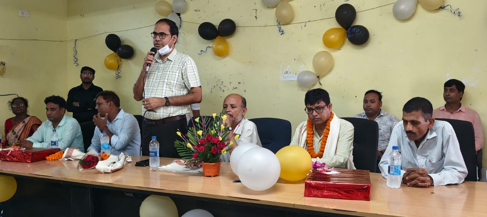 स्वास्थ्य योजनाओं की प्रगति पर हुई समीक्षा, स्थानांतरित कर्मियों को दी गई विदाई स्वास्थ्य योजनाओं की प्रगति पर हुई समीक्षा, स्थानांतरित कर्मियों को दी गई विदाई