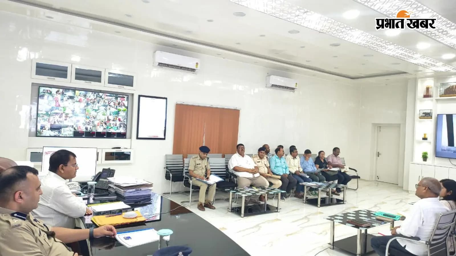 एनसीओआरडी की समीक्षा बैठक में डीएम-एसपी ने की समीक्षा, दिये निर्देश ( पेज चार ) एनसीओआरडी की समीक्षा बैठक में डीएम-एसपी ने की समीक्षा, दिये निर्देश ( पेज चार )