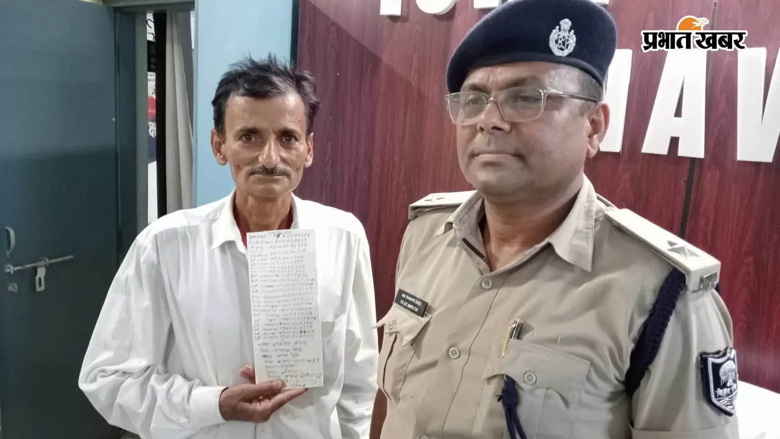 45 वर्षीय नवलेश प्रसाद की करिश्माई ज्ञान हर किसी को कर रहा है अचंभित 45 वर्षीय नवलेश प्रसाद की करिश्माई ज्ञान हर किसी को कर रहा है अचंभित