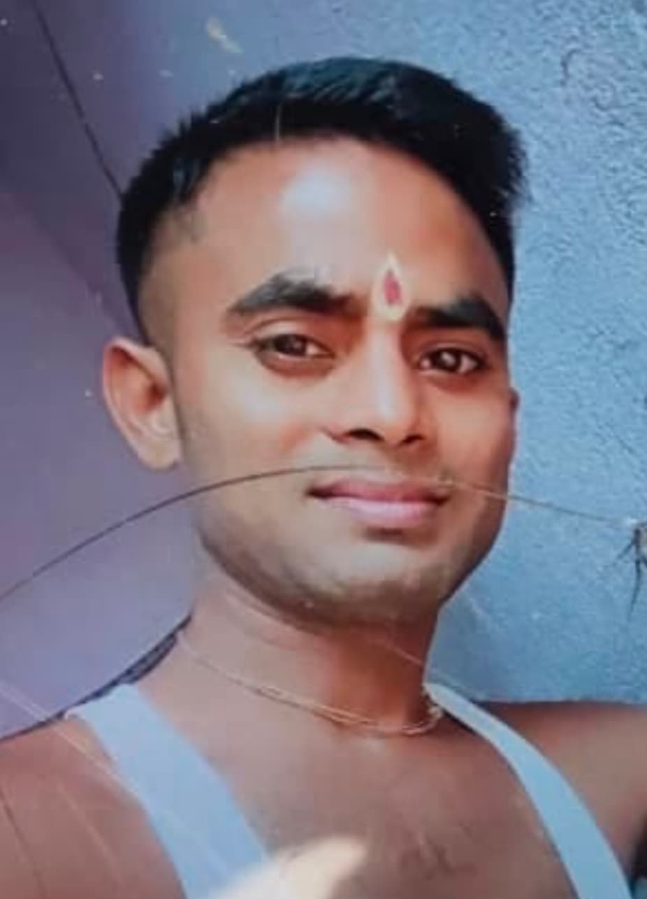 ड्रम से फिसल कर नीचे गिरा युवक, लोहे का नुकीला सब्बल धंसने से हुई मौत ड्रम से फिसल कर नीचे गिरा युवक, लोहे का नुकीला सब्बल धंसने से हुई मौत