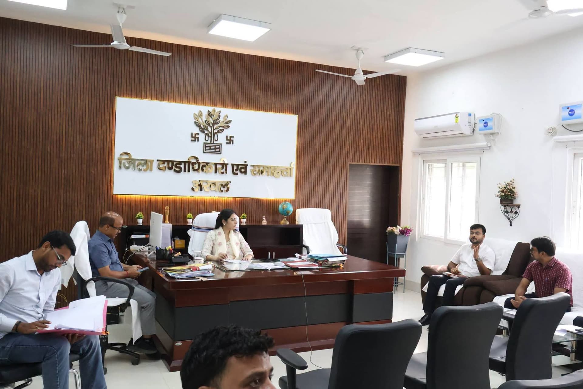 सभी पात्र परिवारों का शीघ्र बनाएं राशन कार्ड: डीएम सभी पात्र परिवारों का शीघ्र बनाएं राशन कार्ड: डीएम
