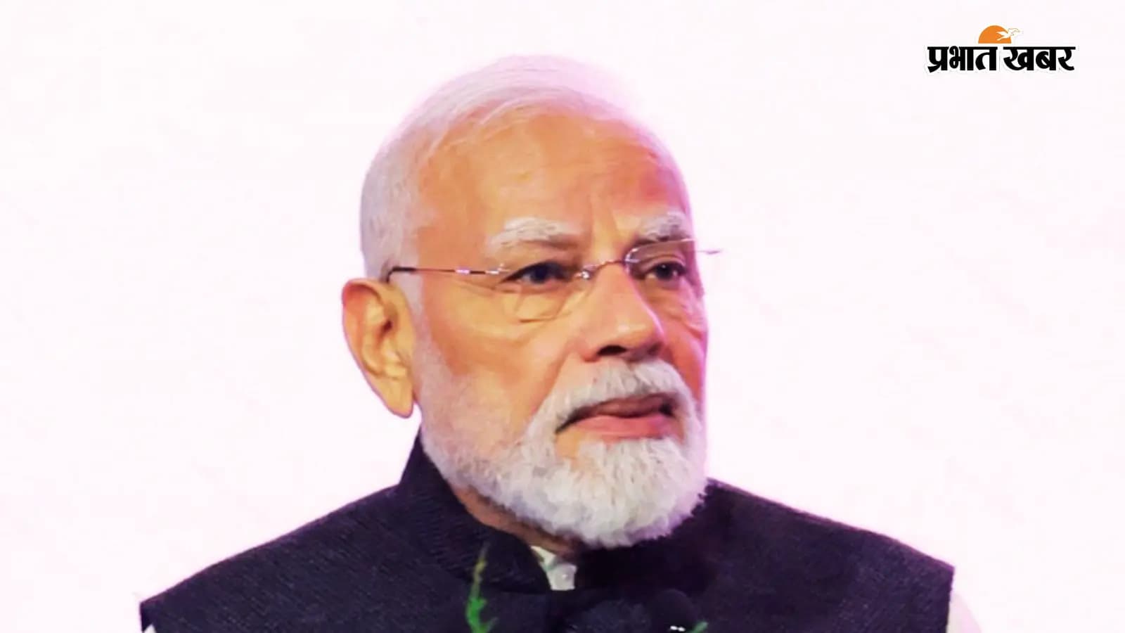 प्रधानमंत्री नरेंद्र मोदी ने हादसे पर शोक जताया. प्रधानमंत्री नरेंद्र मोदी ने हादसे पर शोक जताया.
