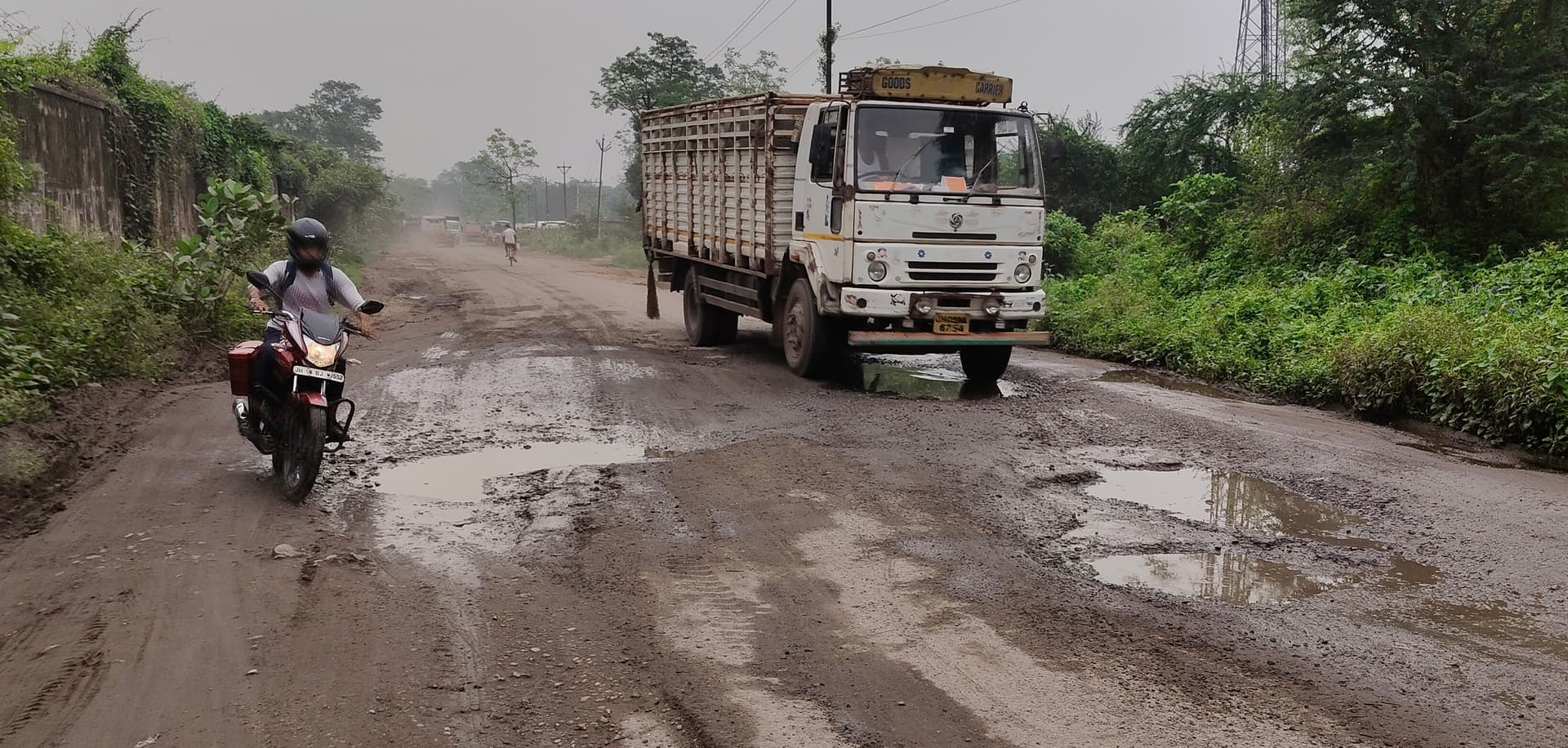 नया मोड़-सीजेड गेट-माराफारी मनसा गेट मार्ग सड़क जर्जर, वर्षों से नहीं हुई मरम्मत नया मोड़-सीजेड गेट-माराफारी मनसा गेट मार्ग सड़क जर्जर, वर्षों से नहीं हुई मरम्मत