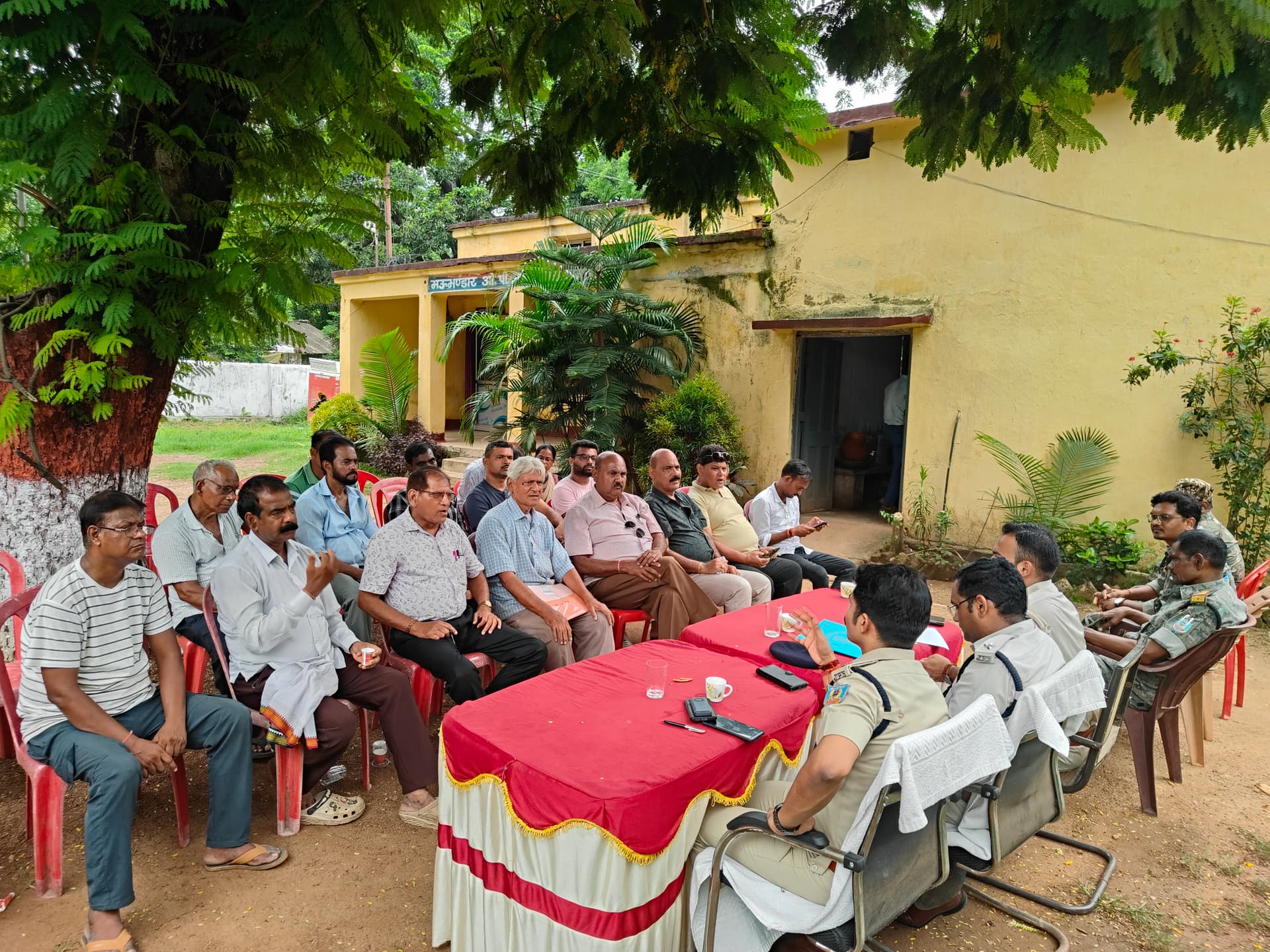 मऊभंडार : रथयात्रा में तैनात रहेंगे पर्याप्त सुरक्षा बल मऊभंडार : रथयात्रा में तैनात रहेंगे पर्याप्त सुरक्षा बल