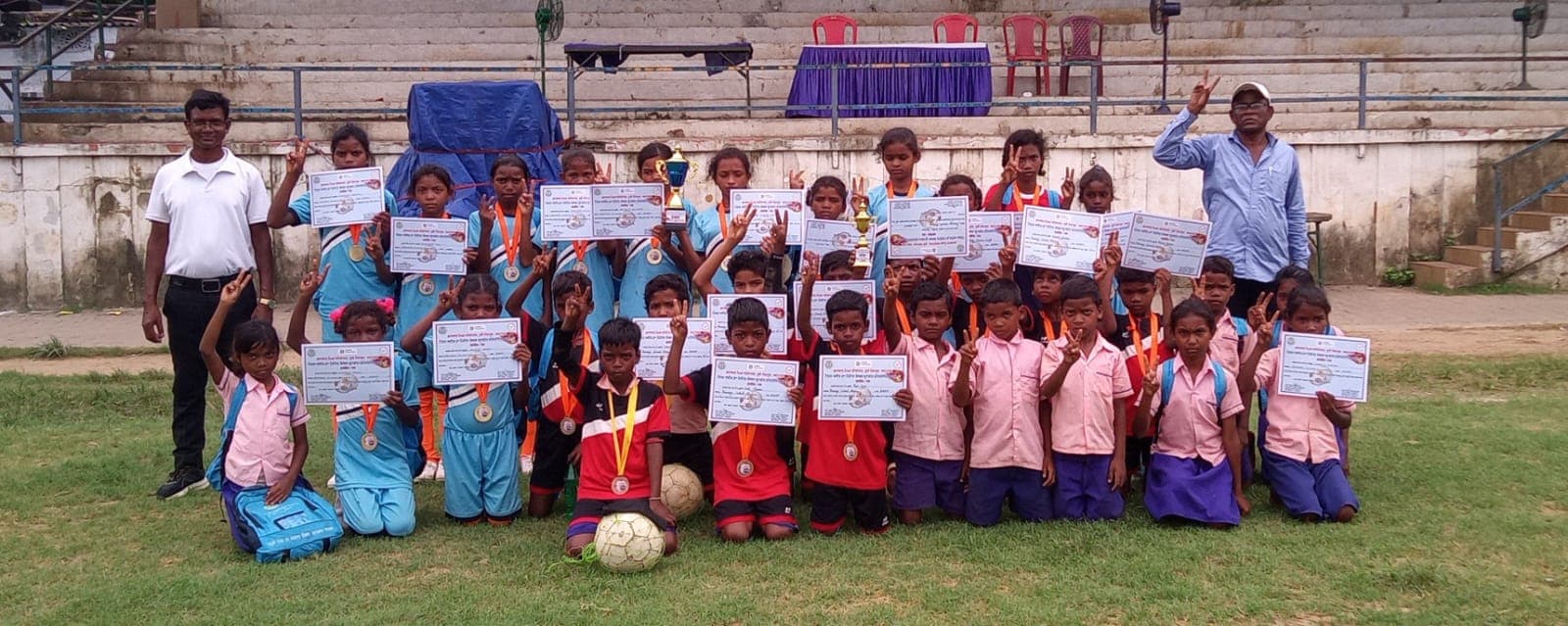 little champ : अंडर-12 बालिका फुटबॉल प्रतियोगिता में बोड़ाम चैंपियन little champ : अंडर-12 बालिका फुटबॉल प्रतियोगिता में बोड़ाम चैंपियन