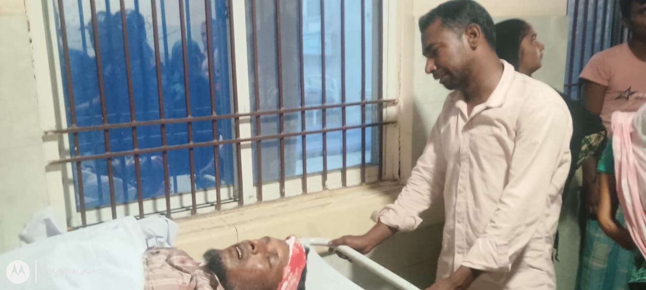 अररिया से राहुल सिंह की रिपोर्ट: अररिया में सड़क हादसा:बाइक की टक्कर में पिता की मौत, बेटा घायल अररिया से राहुल सिंह की रिपोर्ट: अररिया में सड़क हादसा:बाइक की टक्कर में पिता की मौत, बेटा घायल