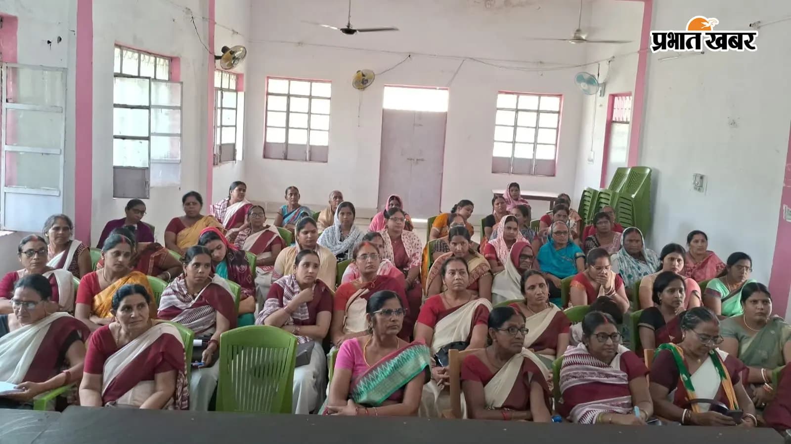सेविकाओं को दिया गया प्रशिक्षण सेविकाओं को दिया गया प्रशिक्षण