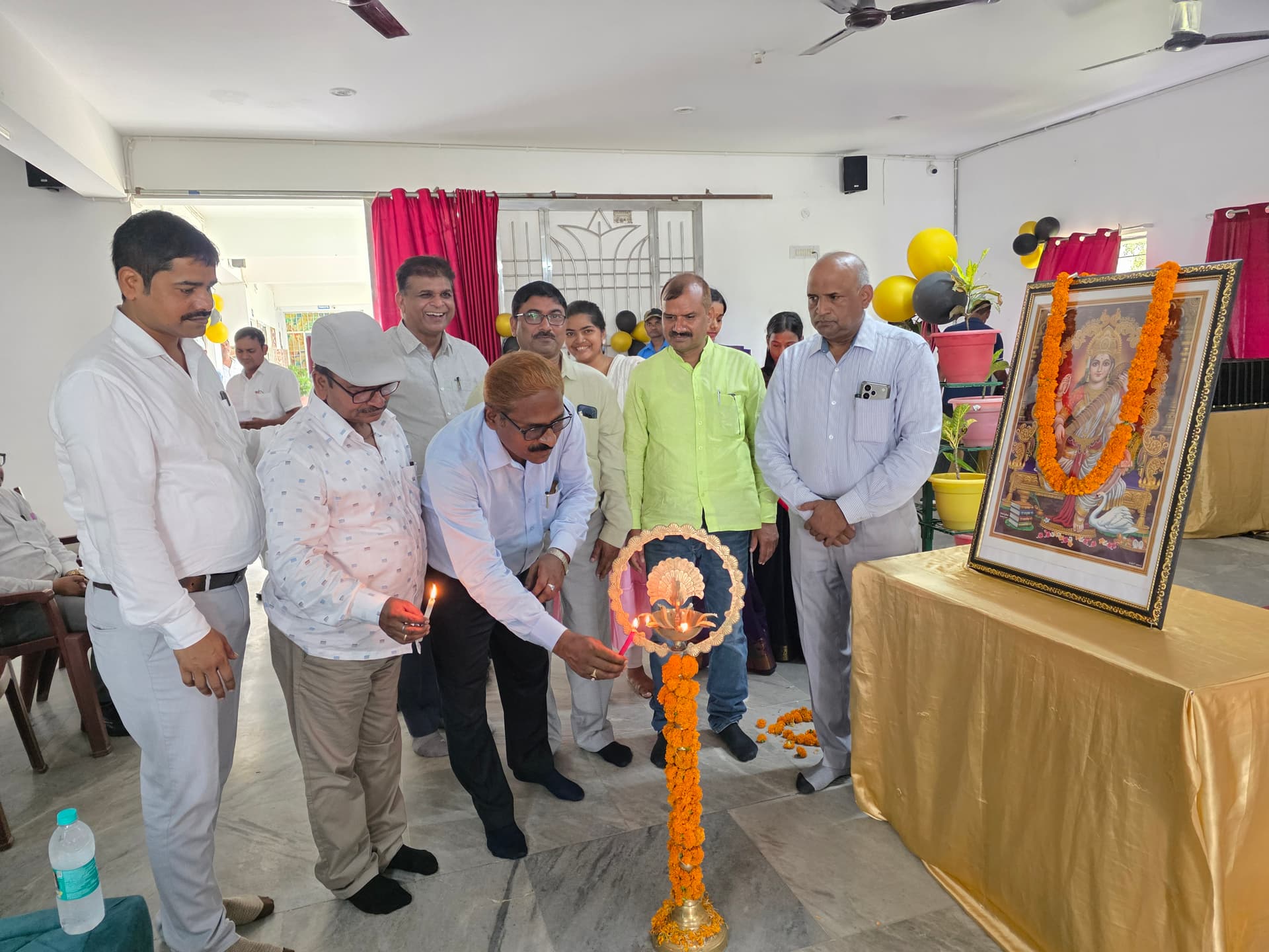 जी.डी. मिश्रा इंस्टीट्यूट में बीएड प्रशिक्षुओं का प्रतिभा सम्मान समारोह जी.डी. मिश्रा इंस्टीट्यूट में बीएड प्रशिक्षुओं का प्रतिभा सम्मान समारोह