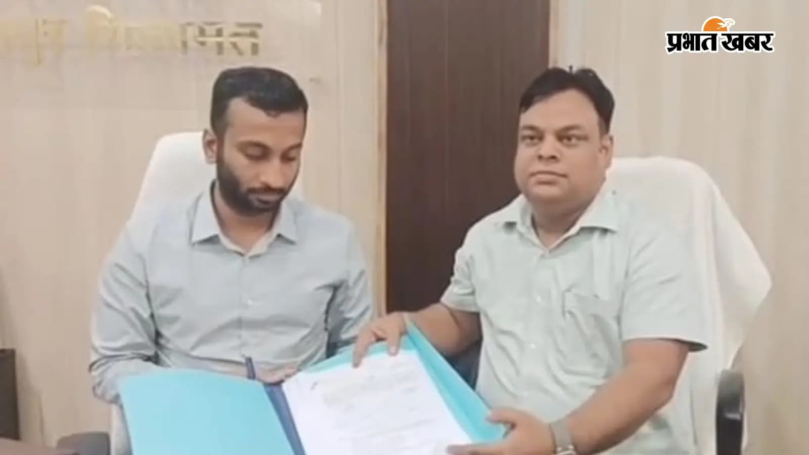 पदभार ग्रहण करते एसडीओ अनिरुद्ध पाण्डेय पदभार ग्रहण करते एसडीओ अनिरुद्ध पाण्डेय