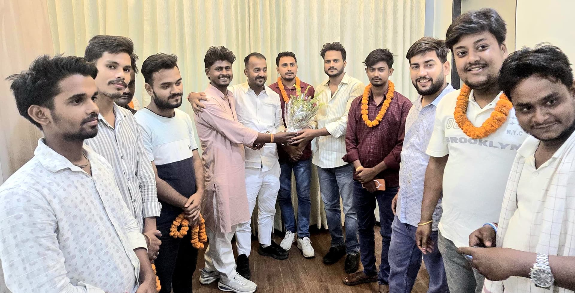 ''''छात्रों की गूंज'''' कार्यक्रम को लेकर पहुंचे छात्र नेता, हुआ भव्य स्वागत ''''छात्रों की गूंज'''' कार्यक्रम को लेकर पहुंचे छात्र नेता, हुआ भव्य स्वागत