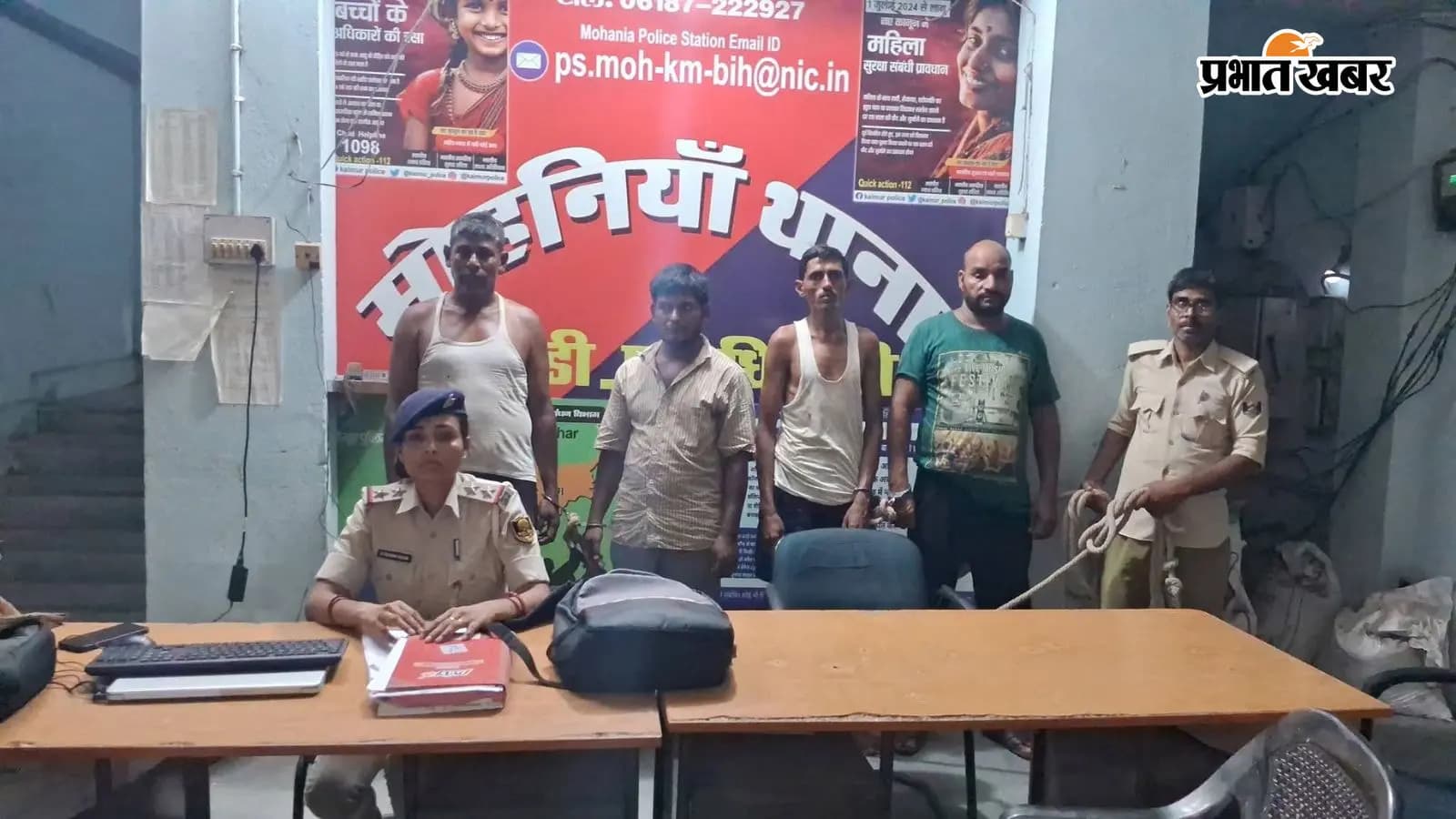 कैमूर पुलिस को बड़ी सफलता कंटेनर से 30 मवेशी बरामद, चार तस्कर गिरफ्तार कैमूर पुलिस को बड़ी सफलता कंटेनर से 30 मवेशी बरामद, चार तस्कर गिरफ्तार