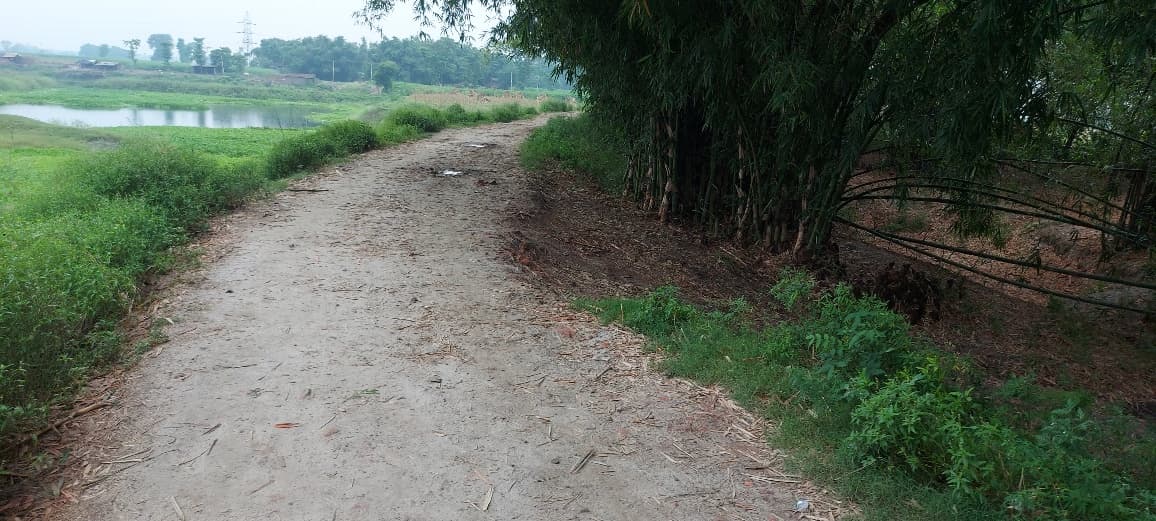 मजबूती नहीं मिलने से बाढ़ दबाव में तटबंध टूटने का बना है खतरा मजबूती नहीं मिलने से बाढ़ दबाव में तटबंध टूटने का बना है खतरा