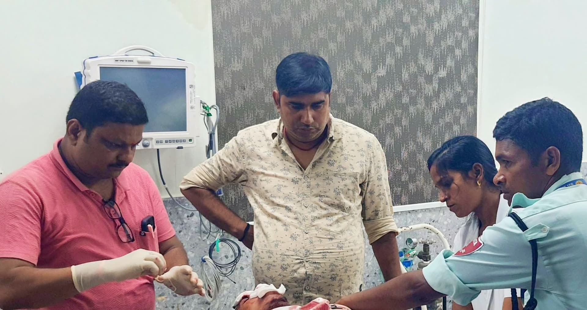 तेज रफ्तार का कहर : कठौन रेलवे ओवरब्रिज के पास दो बाइकों की आमने-सामने टक्कर, तीन युवक गंभीर तेज रफ्तार का कहर : कठौन रेलवे ओवरब्रिज के पास दो बाइकों की आमने-सामने टक्कर, तीन युवक गंभीर
