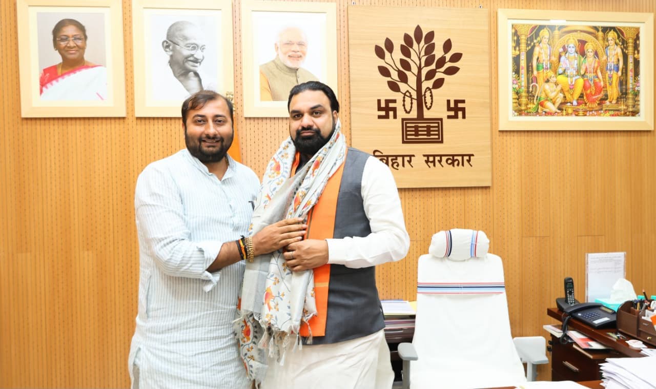 मुख्यमंत्री सम्राट चौधरी से मिले भाजपा नेता विकास सिंह. मुख्यमंत्री सम्राट चौधरी से मिले भाजपा नेता विकास सिंह.