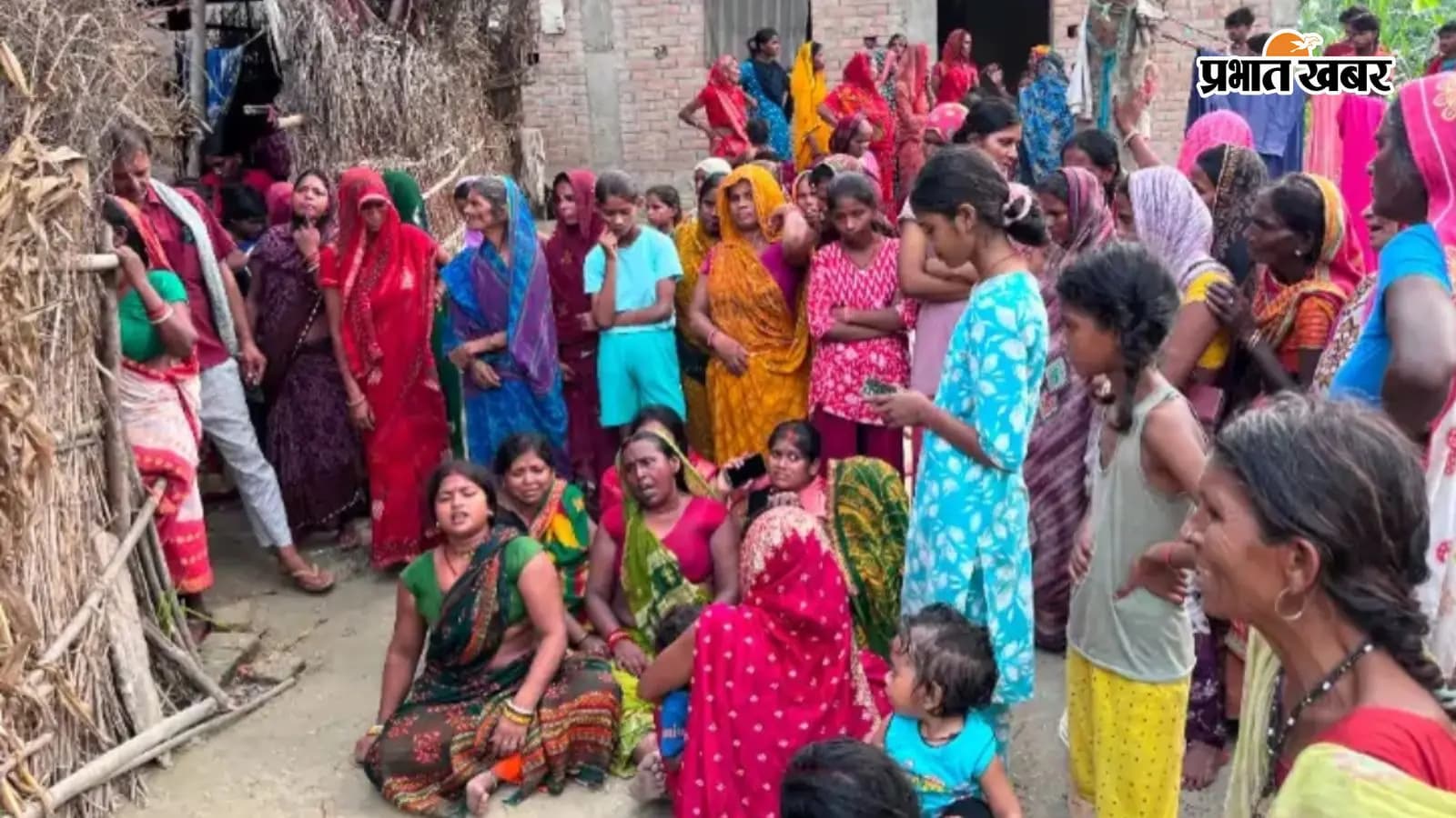बेगूसराय में संदिग्ध परिस्थितियों में विवाहिता की मौत, कमरे में फंदे से लटका मिला शव,पति लापता बेगूसराय में संदिग्ध परिस्थितियों में विवाहिता की मौत, कमरे में फंदे से लटका मिला शव,पति लापता