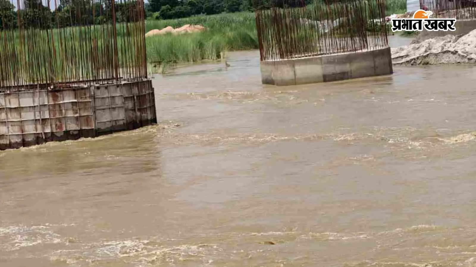 मसान नदी में उफान, फोटो- प्रभात खबर मसान नदी में उफान, फोटो- प्रभात खबर