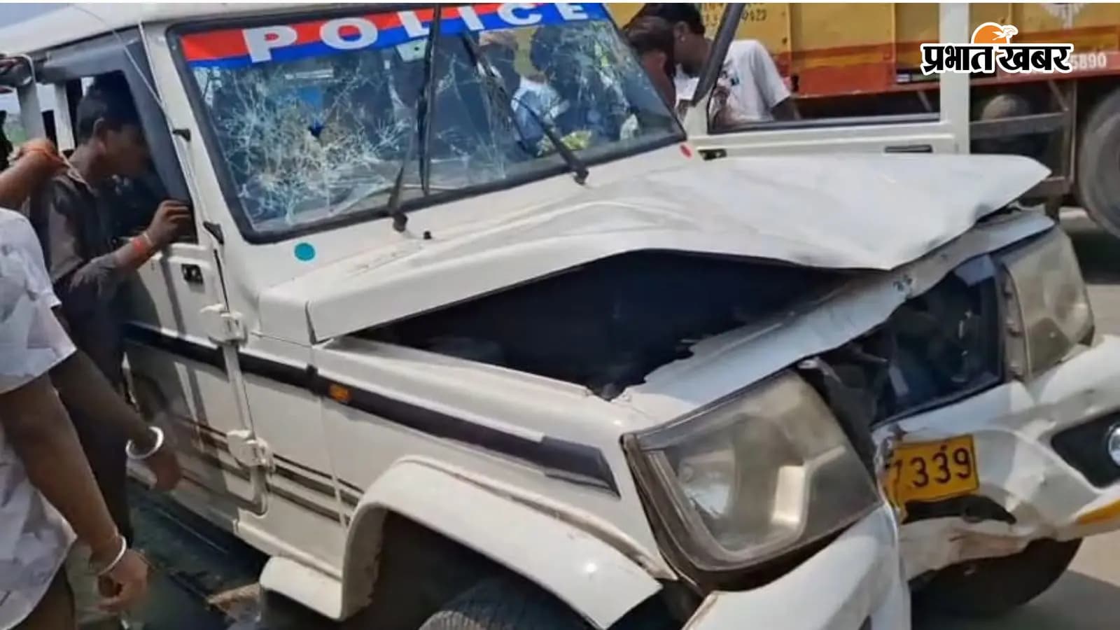 पुलिस वाहन की टक्कर से युवक की मौत, चेरण बाईपास पर भड़का आक्रोश पुलिस वाहन की टक्कर से युवक की मौत, चेरण बाईपास पर भड़का आक्रोश