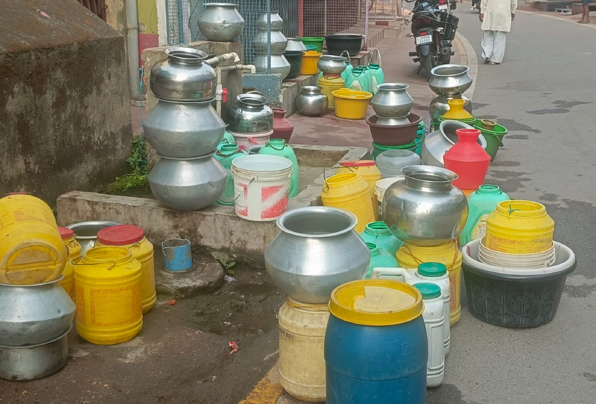 चास में तीन दिनों से जलापूर्ति ठप, लोगों को हुई परेशानी