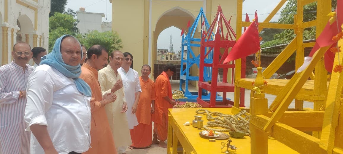 चैनपुर राजगढ़ परिसर में मना उत्सव, भगवान को लगा 56 पकवानों का भोग