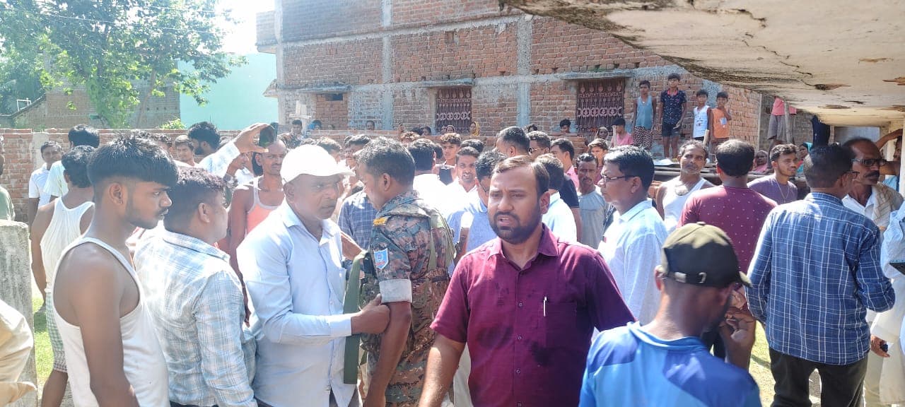 डीएसइ ने सकलपुर स्कूल प्रधानाध्यापक को किया निलंबित डीएसइ ने सकलपुर स्कूल प्रधानाध्यापक को किया निलंबित
