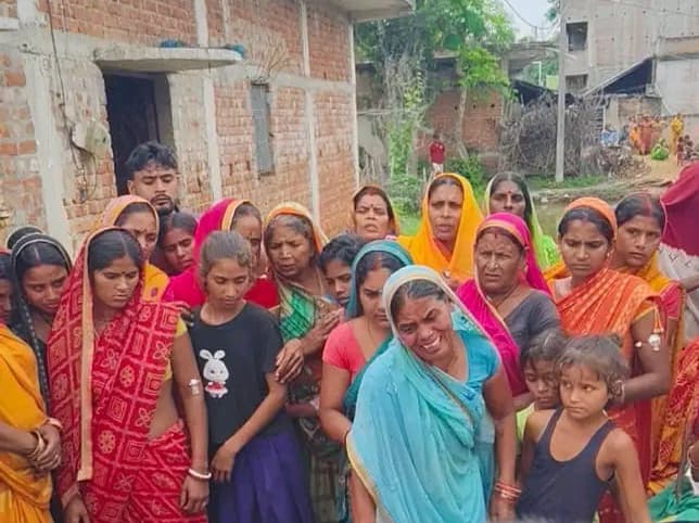 अनाथ हुए दस वर्षीय सुमन को सहारे की दरकार, परवरिश योजना के तहत सहायता दिलाने की उठी मांग अनाथ हुए दस वर्षीय सुमन को सहारे की दरकार, परवरिश योजना के तहत सहायता दिलाने की उठी मांग