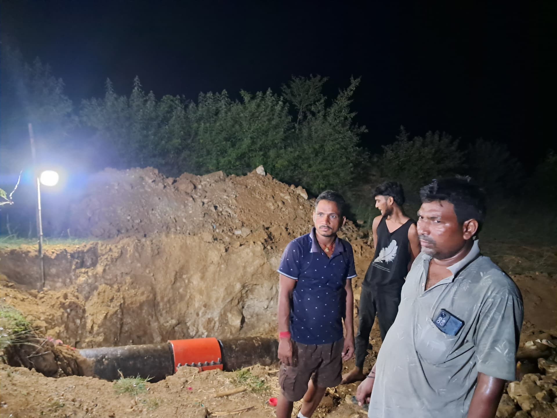 बरौनी पाइपलाइन में सेंध लगाकर क्रूड ऑयल की चोरी, छानबीन में जुटी पुलिस बरौनी पाइपलाइन में सेंध लगाकर क्रूड ऑयल की चोरी, छानबीन में जुटी पुलिस