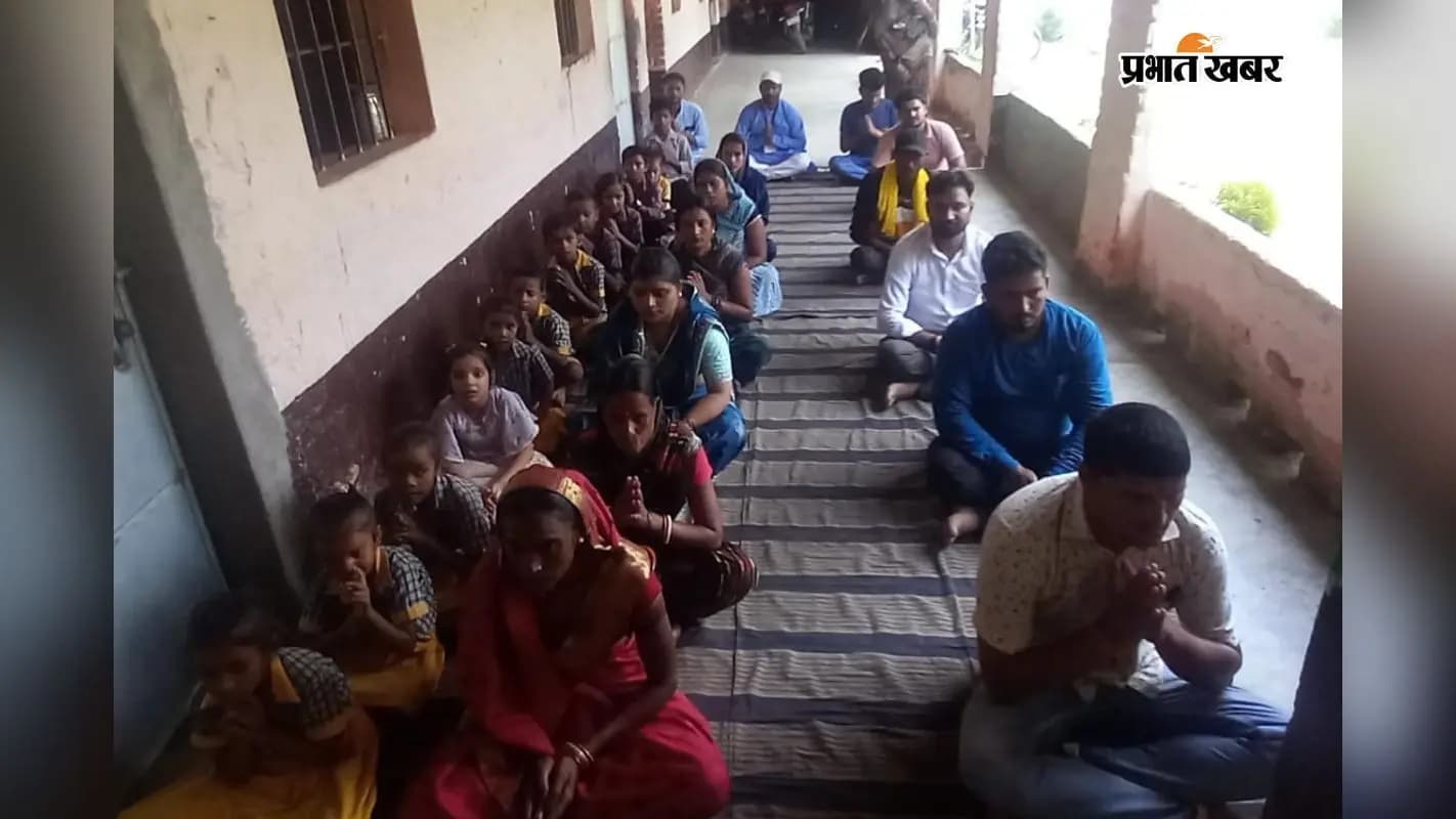 गोष्ठी में मौजूद अभिभावक. गोष्ठी में मौजूद अभिभावक.